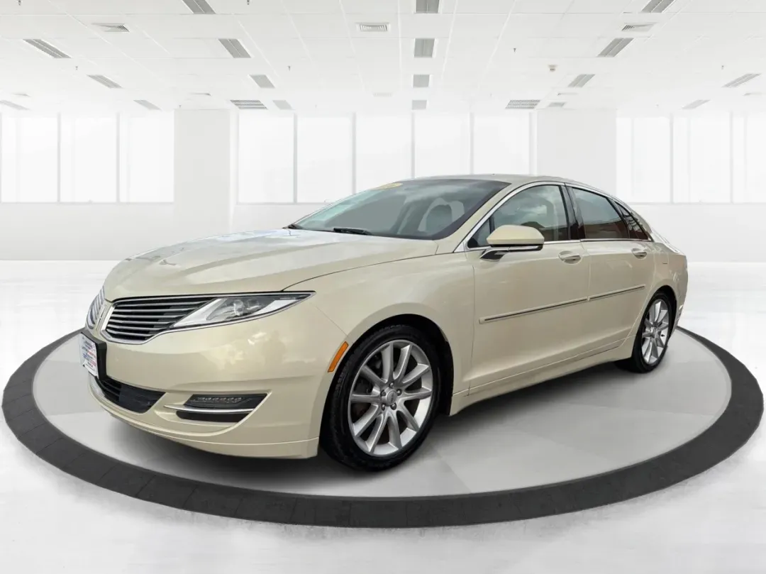 2016 Lincoln MKZ Base (3LN6L2G96GR) with an Other engine, located at 880 E. National Road, Vandalia, OH, 45377, (937) 908-9800, 39.891918, -84.183594 - **Elevate Your Commuting Experience with the 2016 Lincoln MKZ at Advantage Car and Credit - Vandalia!**<br /> <br /> Are you ready to transform your daily commute into a luxurious experience? The 2016 Lincoln MKZ is the perfect blend of sophistication and performance, ideal for those who refuse to c - Photo#8