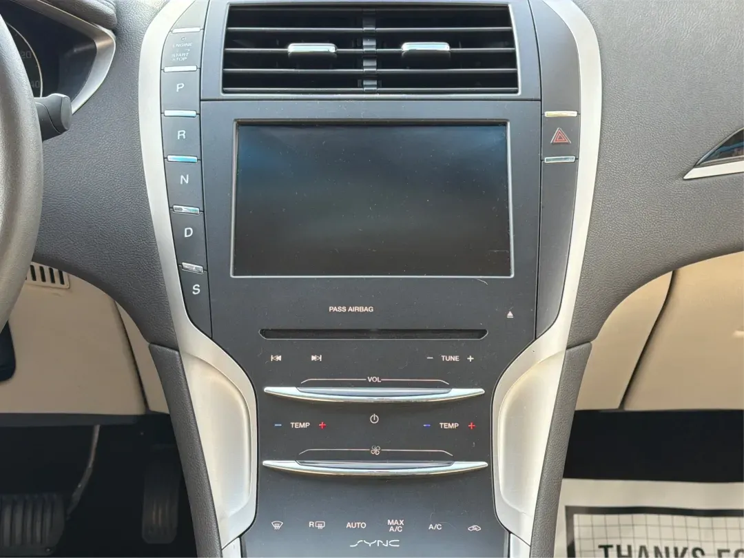 2016 Lincoln MKZ Base (3LN6L2G96GR) with an Other engine, located at 880 E. National Road, Vandalia, OH, 45377, (937) 908-9800, 39.891918, -84.183594 - **Elevate Your Commuting Experience with the 2016 Lincoln MKZ at Advantage Car and Credit - Vandalia!**<br /> <br /> Are you ready to transform your daily commute into a luxurious experience? The 2016 Lincoln MKZ is the perfect blend of sophistication and performance, ideal for those who refuse to c - Photo#13