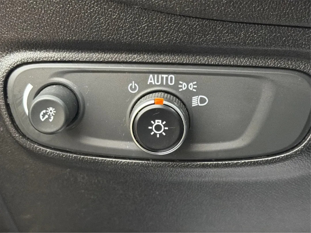 2019 Chevrolet Equinox LS (3GNAXHEV9KL) with an 1.5L I-4 gasoline direct injection engine, located at 8750 N County Rd 25A, Piqua, OH, 45356, (937) 908-9800, 40.164391, -84.232513 - **Embrace Adventure with the 2019 Chevrolet Equinox LS Perfect for Your Family Road Trips!**<br /> <br /> Are you ready to elevate your family adventures with a vehicle that combines comfort, style, and reliability? Look no further than the stunning 2019 Chevrolet Equinox LS, available now at Advan - Photo#17