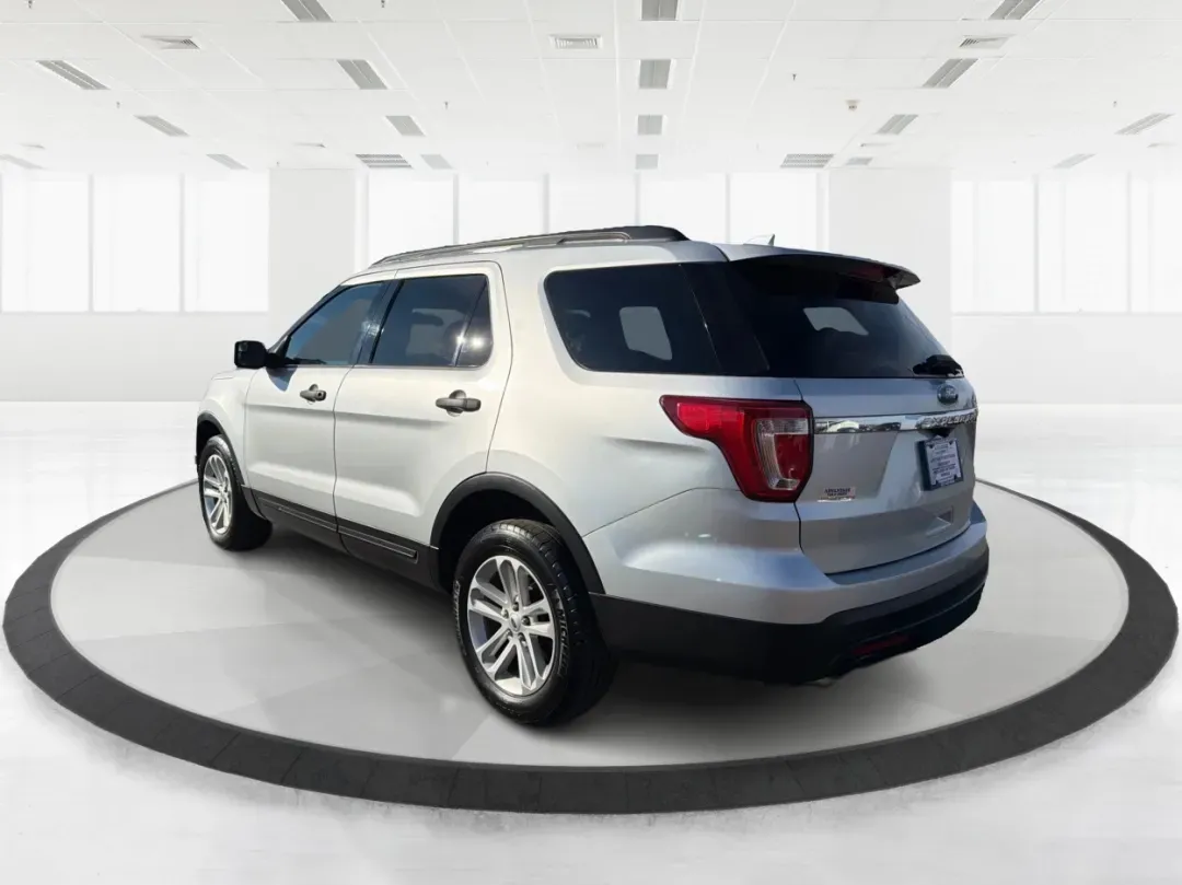 2017 Ford Explorer Base (1FM5K8BH9HG) with an Other engine, located at 8750 N County Rd 25A, Piqua, OH, 45356, (937) 908-9800, 40.164391, -84.232513 - **Discover Adventure with the 2017 Ford Explorer at Advantage Car and Credit in Piqua, OH!** <br /> <br /> Are you ready to take your family adventures or weekend getaways to the next level? The 2017 Ford Explorer is the perfect companion for those who crave exploration, comfort, and reliability. Wi - Photo#4