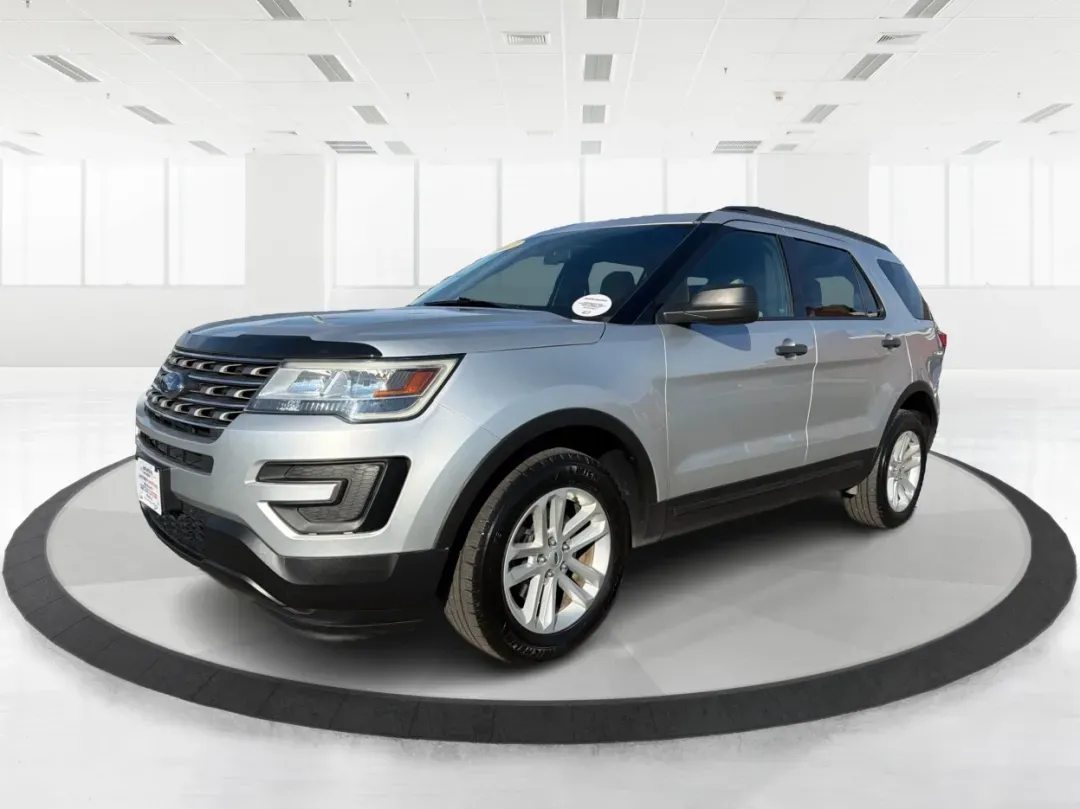 2017 Ford Explorer Base (1FM5K8BH9HG) with an Other engine, located at 880 E. National Road, Vandalia, OH, 45377, (937) 908-9800, 39.891918, -84.183594 - **Discover Adventure with the 2017 Ford Explorer at Advantage Car and Credit in Piqua, OH!** <br /> <br /> Are you ready to take your family adventures or weekend getaways to the next level? The 2017 Ford Explorer is the perfect companion for those who crave exploration, comfort, and reliability. Wi - Photo#8