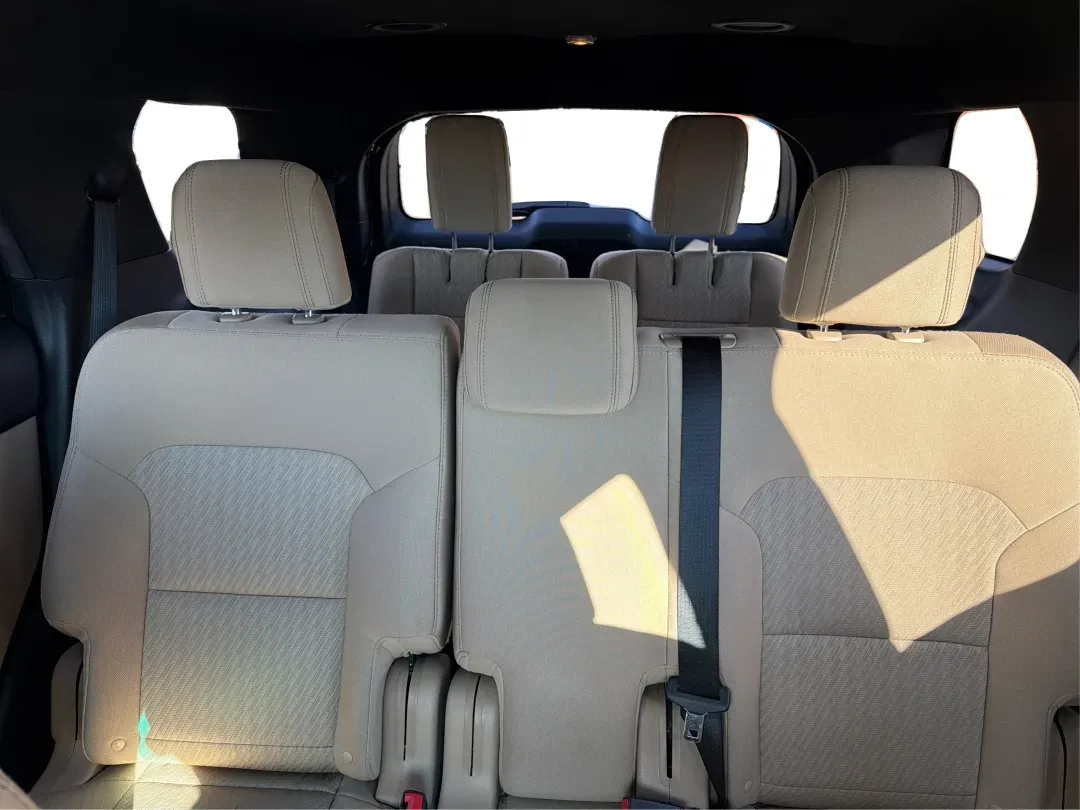 2017 Ford Explorer Base (1FM5K8BH9HG) with an Other engine, located at 880 E. National Road, Vandalia, OH, 45377, (937) 908-9800, 39.891918, -84.183594 - **Discover Adventure with the 2017 Ford Explorer at Advantage Car and Credit in Piqua, OH!** <br /> <br /> Are you ready to take your family adventures or weekend getaways to the next level? The 2017 Ford Explorer is the perfect companion for those who crave exploration, comfort, and reliability. Wi - Photo#14