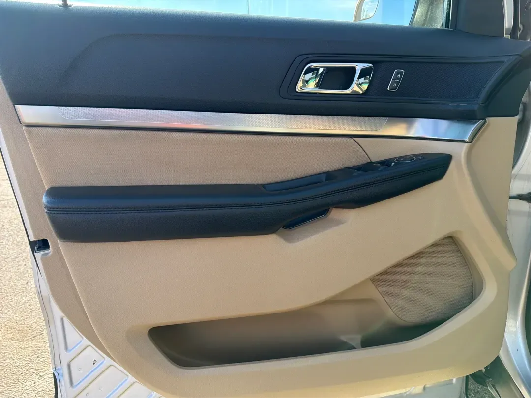 2017 Ford Explorer Base (1FM5K8BH9HG) with an Other engine, located at 880 E. National Road, Vandalia, OH, 45377, (937) 908-9800, 39.891918, -84.183594 - **Discover Adventure with the 2017 Ford Explorer at Advantage Car and Credit in Piqua, OH!** <br /> <br /> Are you ready to take your family adventures or weekend getaways to the next level? The 2017 Ford Explorer is the perfect companion for those who crave exploration, comfort, and reliability. Wi - Photo#19