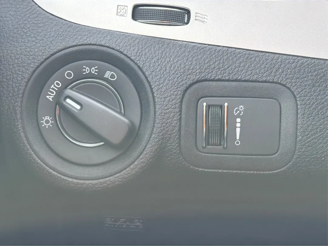 2020 Dodge Journey SE Value (3C4PDCABXLT) with an Tigershark MultiAir 2.4L I-4 DOHC engine, located at 1951 S Dayton Lakeview Rd., New Carlisle, OH, 45344, (937) 908-9800, 39.890999, -84.050255 - **Discover Adventure with the 2020 Dodge Journey SE Value - Perfect for Your Family Road Trips!**<br /> <br /> Are you ready to elevate your family's adventures or daily commutes? Look no further than the 2020 Dodge Journey SE Value SUV, available now at Advantage Car and Credit - Riverside! This ve - Photo#17