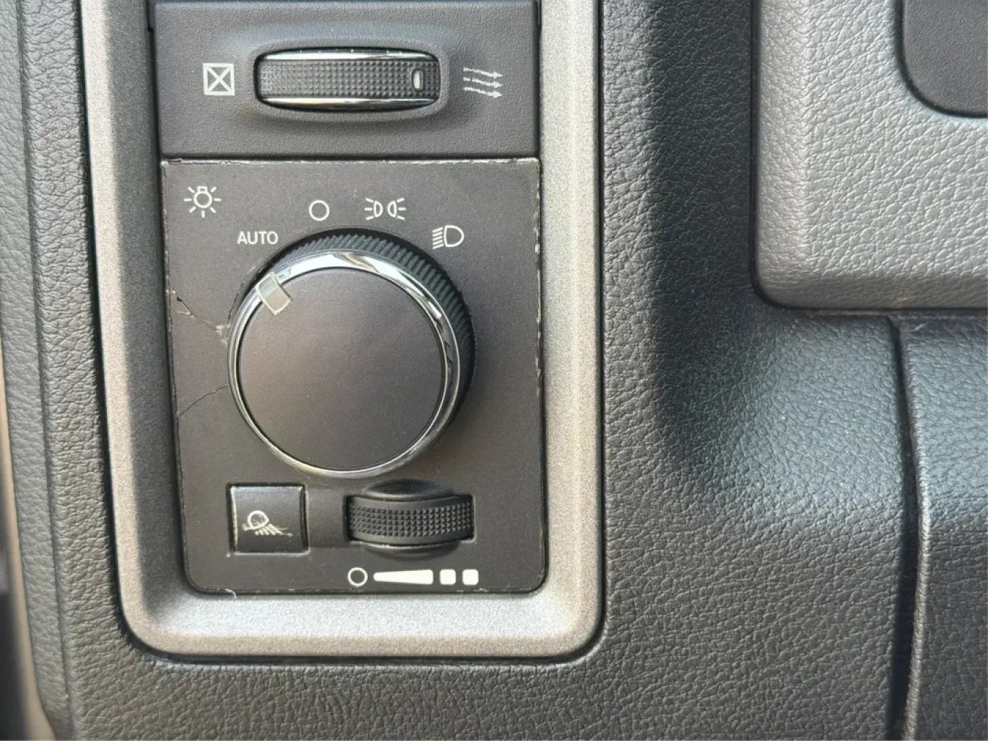 2013 Ram 1500 Tradesman (1C6RR7FT7DS) with an Other engine, located at 401 Woodman Dr, Riverside, OH, 45431, (937) 908-9800, 39.760899, -84.123421 - Are you ready to elevate your adventures and embrace the open road? Whether you're hauling gear for a weekend camping trip or tackling your daily commute, the 2013 Ram 1500 Tradesman is the versatile truck you've been searching for. With its rugged design and powerful performance, this pickup provid - Photo#16