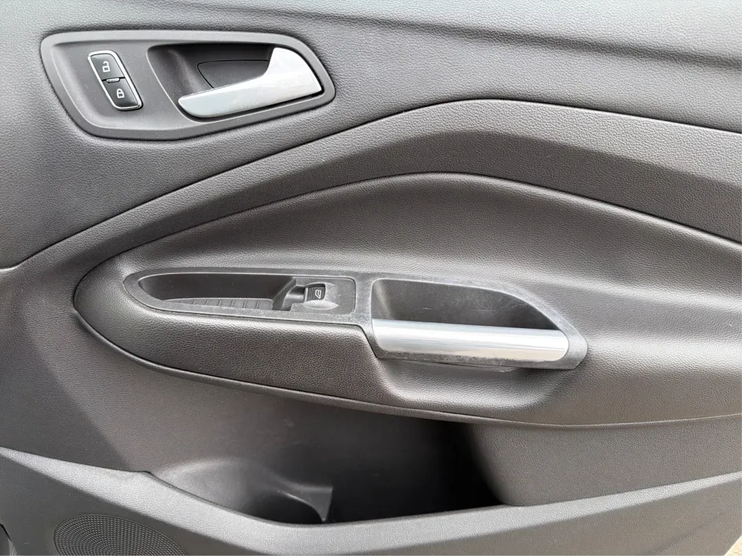 2013 Ford Escape Titanium (1FMCU9J90DU) with an EcoBoost 2L I-4 gasoline direct injection engine, located at 401 Woodman Dr, Riverside, OH, 45431, (937) 908-9800, 39.760899, -84.123421 - **Explore the Open Road with Confidence: 2013 Ford Escape Titanium at Advantage Car and Credit!**<br /> <br /> Are you ready for your next adventure? Whether you're taking the kids to soccer practice, planning weekend getaways, or commuting to work, this 2013 Ford Escape Titanium is the perfect comp - Photo#20