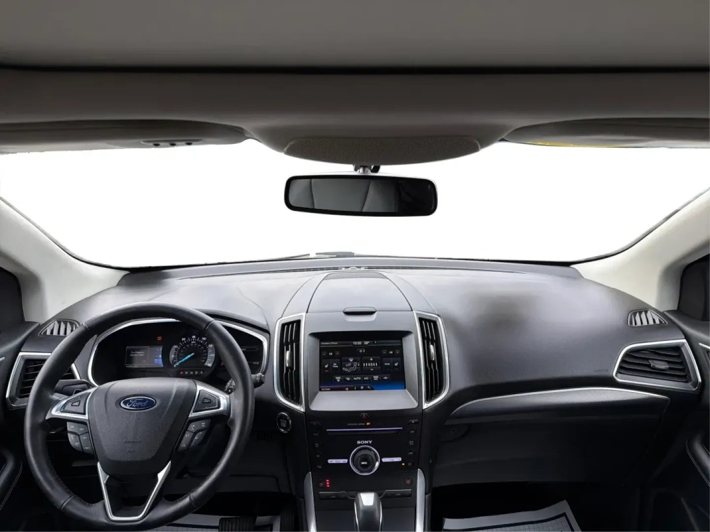 2015 Ford Edge Titanium (2FMTK3K89FB) with an 3.5L V6 DOHC 24V engine, 6A transmission, located at 8750 N County Rd 25A, Piqua, OH, 45356, (937) 908-9800, 40.164391, -84.232513 - **Explore New Horizons with the 2015 Ford Edge Titanium at Advantage Car and Credit**<br /> <br /> If you're on the hunt for a versatile SUV that can handle anything from daily commutes to weekend adventures, look no further than the 2015 Ford Edge Titanium. This sporty utility vehicle is the perfec - Photo#21