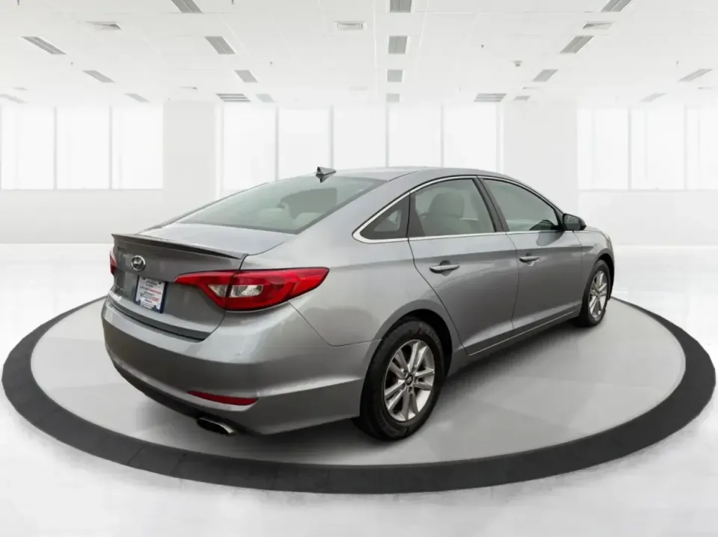 2017 Hyundai Sonata Base (5NPE24AF8HH) with an 2.4L L4 DOHC 16V engine, 7A transmission, located at 8750 N County Rd 25A, Piqua, OH, 45356, (937) 908-9800, 40.164391, -84.232513 - ### Drive Your Dream: 2017 Hyundai Sonata Perfect for Families and Commuters Alike!<br /> <br /> Looking for a reliable sedan that fits seamlessly into your busy lifestyle? The 2017 Hyundai Sonata is here to make every drive a pleasure, whether you're commuting to work, shuttling kids to soccer pra - Photo#2