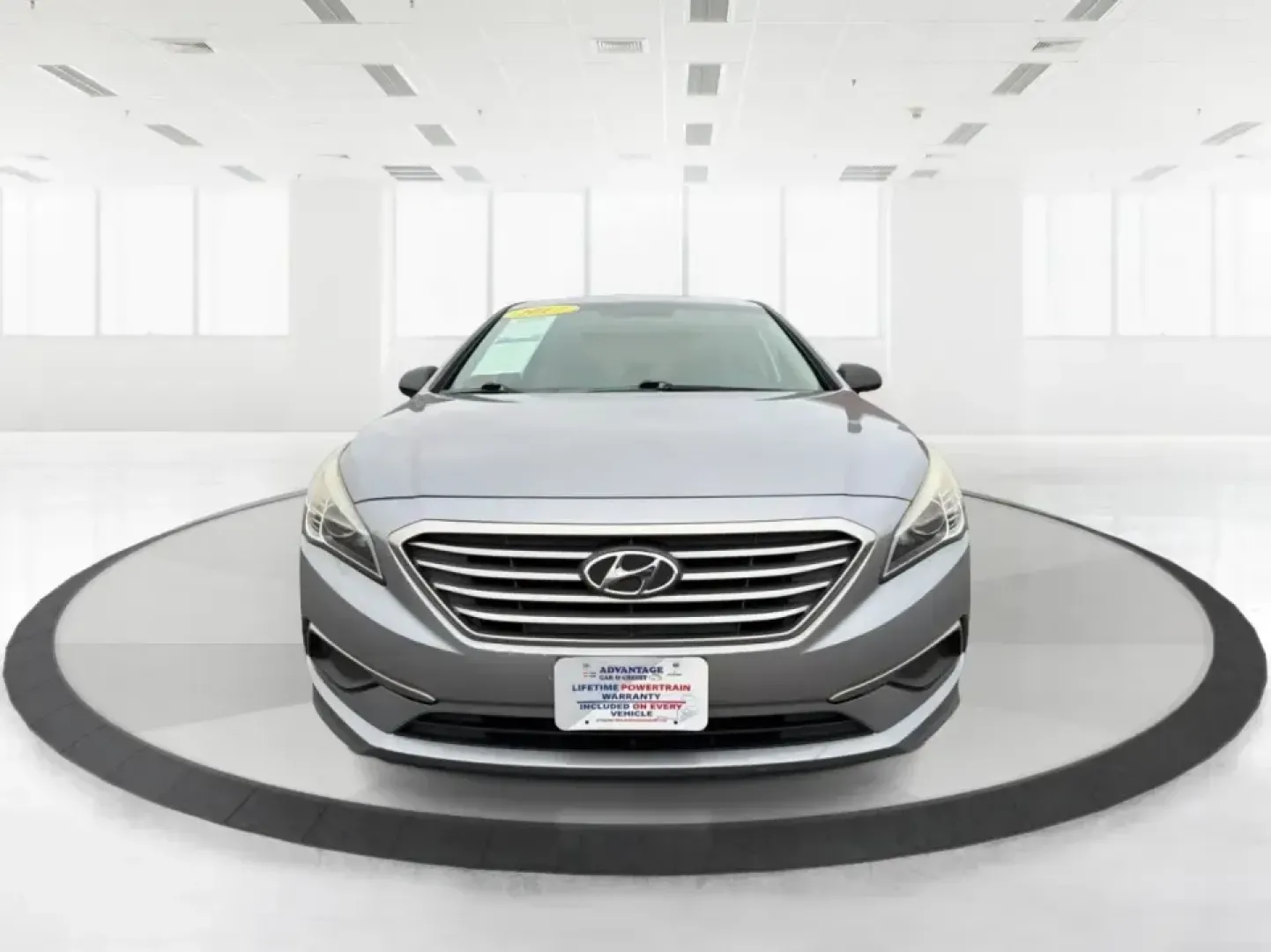 2017 Hyundai Sonata Base (5NPE24AF8HH) with an 2.4L L4 DOHC 16V engine, 7A transmission, located at 8750 N County Rd 25A, Piqua, OH, 45356, (937) 908-9800, 40.164391, -84.232513 - ### Drive Your Dream: 2017 Hyundai Sonata Perfect for Families and Commuters Alike!<br /> <br /> Looking for a reliable sedan that fits seamlessly into your busy lifestyle? The 2017 Hyundai Sonata is here to make every drive a pleasure, whether you're commuting to work, shuttling kids to soccer pra - Photo#7