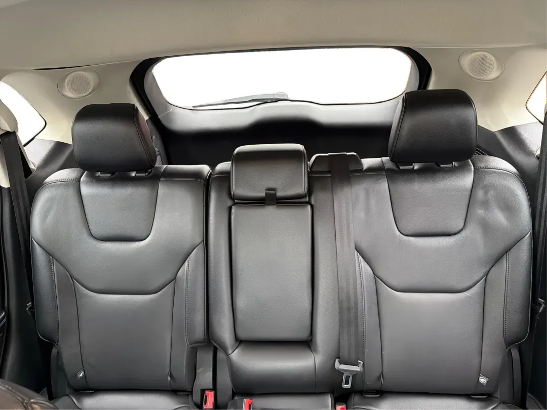 2017 Ford Edge Titanium (2FMPK4K92HB) with an Other engine, located at 4508 South Dixie Dr, Moraine, OH, 45439, (937) 908-9800, 39.689976, -84.218452 - **Unleash Adventure with the 2017 Ford Edge Titanium at Advantage Car and Credit Moraine! Experience Comfort, Style, and Affordability!**<br /> <br /> Are you searching for the perfect SUV to enhance your family adventures or accommodate your daily commute in style? Look no further than this stunni - Photo#14