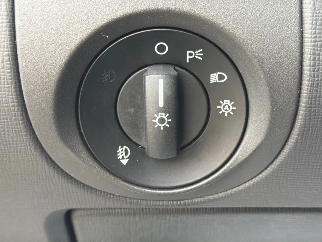 2016 Ford Flex Limited (2FMHK6D8XGB) with an 3.5L V-6 DOHC engine, located at 1099 N County Rd 25A, Troy, OH, 45373, (937) 908-9800, 40.057079, -84.212883 - **Adventure Awaits with the 2016 Ford Flex Limited Perfect for Family Road Trips!**<br /> <br /> Looking for the ideal family vehicle that combines spaciousness, comfort, and reliability? At Advantage Car and Credit in Troy, OH, we present the 2016 Ford Flex Limited, an SUV designed for all your fa - Photo#17