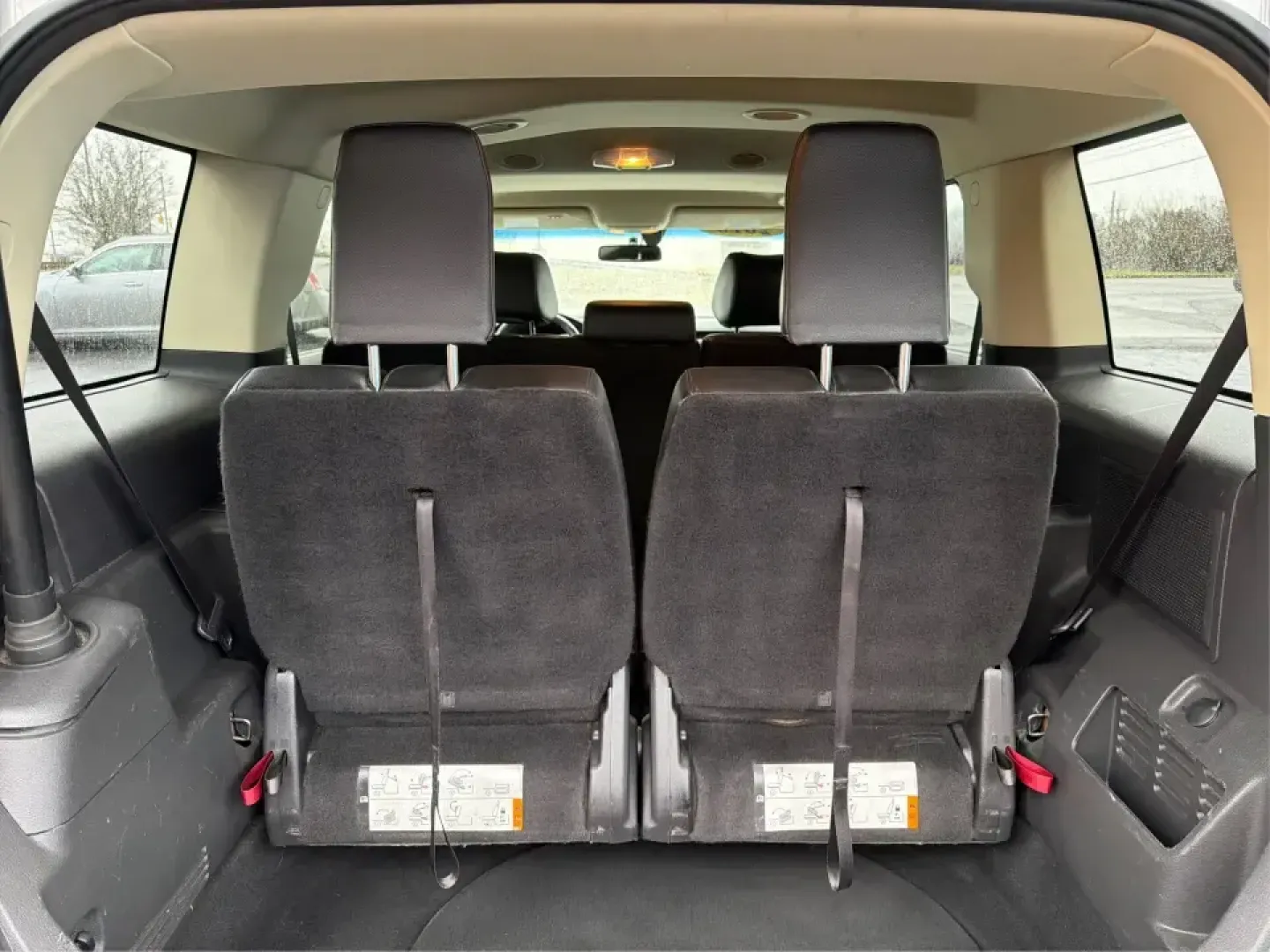 2016 Ford Flex Limited (2FMHK6D8XGB) with an 3.5L V-6 DOHC engine, 6A transmission, located at 1099 N County Rd 25A, Troy, OH, 45373, (937) 908-9800, 40.057079, -84.212883 - **Adventure Awaits with the 2016 Ford Flex Limited Perfect for Family Road Trips!**<br /> <br /> Looking for the ideal family vehicle that combines spaciousness, comfort, and reliability? At Advantage Car and Credit in Troy, OH, we present the 2016 Ford Flex Limited, an SUV designed for all your fa - Photo#12