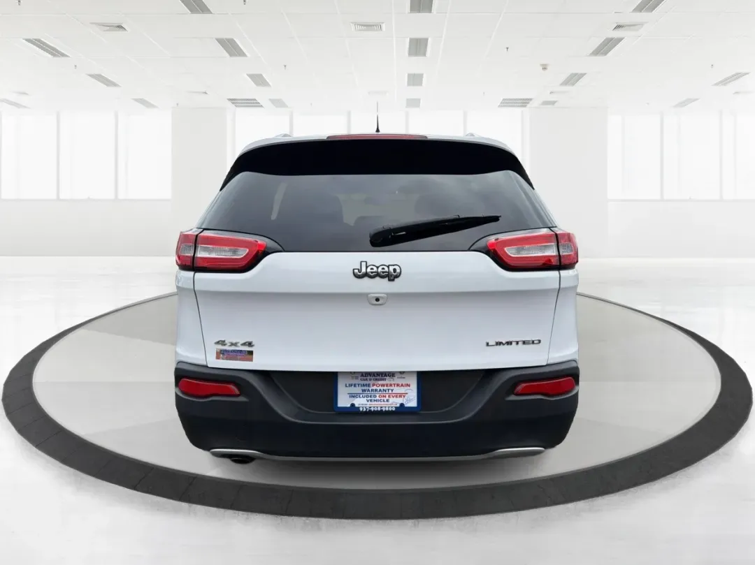2016 Jeep Cherokee Limited (1C4PJMDB4GW) with an Other engine, located at 401 Woodman Dr, Riverside, OH, 45431, (937) 908-9800, 39.760899, -84.123421 - **Explore Adventure with the 2016 Jeep Cherokee Limited Your Ultimate Crossover Companion!**<br /> <br /> Are you ready to elevate your lifestyle with a vehicle that adapts to your needs? The 2016 Jeep Cherokee Limited is the perfect blend of comfort, style, and versatility, making it an ideal choi - Photo#3
