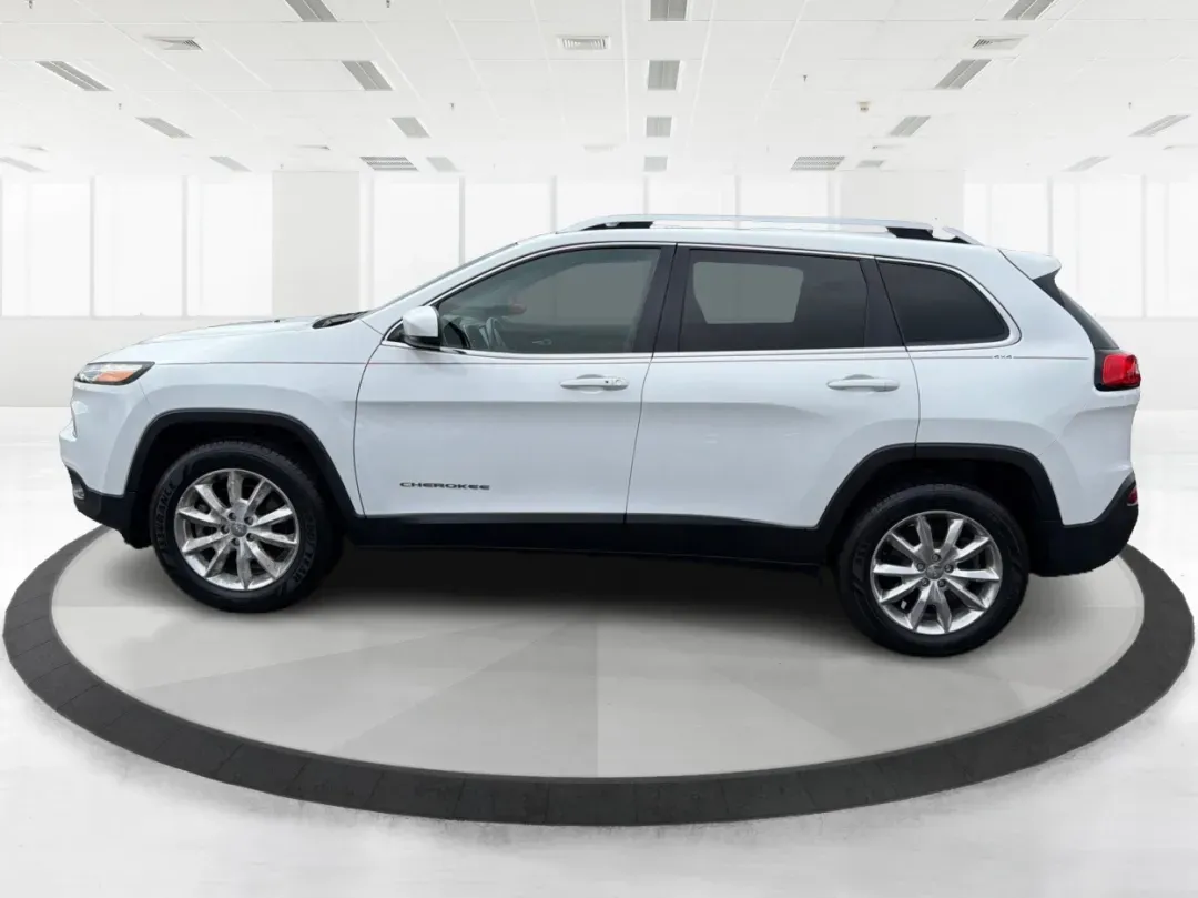 2016 Jeep Cherokee Limited (1C4PJMDB4GW) with an Other engine, located at 401 Woodman Dr, Riverside, OH, 45431, (937) 908-9800, 39.760899, -84.123421 - **Explore Adventure with the 2016 Jeep Cherokee Limited Your Ultimate Crossover Companion!**<br /> <br /> Are you ready to elevate your lifestyle with a vehicle that adapts to your needs? The 2016 Jeep Cherokee Limited is the perfect blend of comfort, style, and versatility, making it an ideal choi - Photo#5