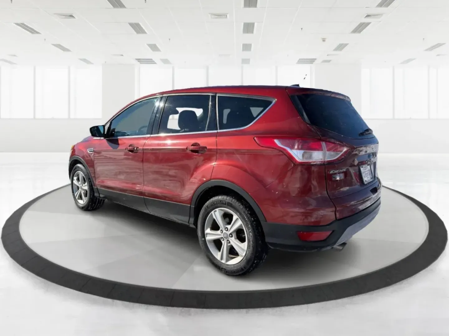 2016 Ford Escape SE (1FMCU0G79GU) with an Other engine, located at 1230 East Main St, Xenia, OH, 45385, (937) 908-9800, 39.688026, -83.910172 - **Adventure Awaits with the 2016 Ford Escape SE Your Perfect Companion for Life on the Go!**<br /> <br /> Are you ready to elevate your driving experience? The 2016 Ford Escape SE is not just a vehicle; it's a lifestyle upgrade designed for those who crave versatility and comfort. Whether you're a - Photo#4