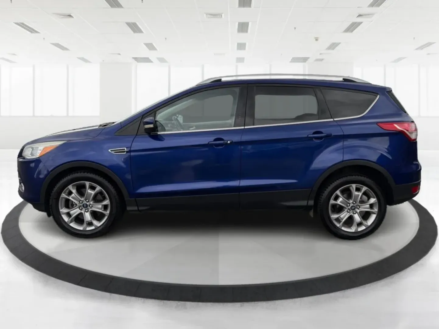 2015 Ford Escape Titanium (1FMCU0J92FU) with an 2.0L L4 DOHC 16V engine, 6-Speed Automatic transmission, located at 880 E. National Road, Vandalia, OH, 45377, (937) 908-9800, 39.891918, -84.183594 - **Adventure Awaits with the 2015 Ford Escape Titanium Your Ideal SUV for Every Journey!**<br /> <br /> Are you looking for the perfect vehicle to accommodate family outings, weekend adventures, or long commutes? The 2015 Ford Escape Titanium, available now at Advantage Car and Credit in Vandalia, O - Photo#5