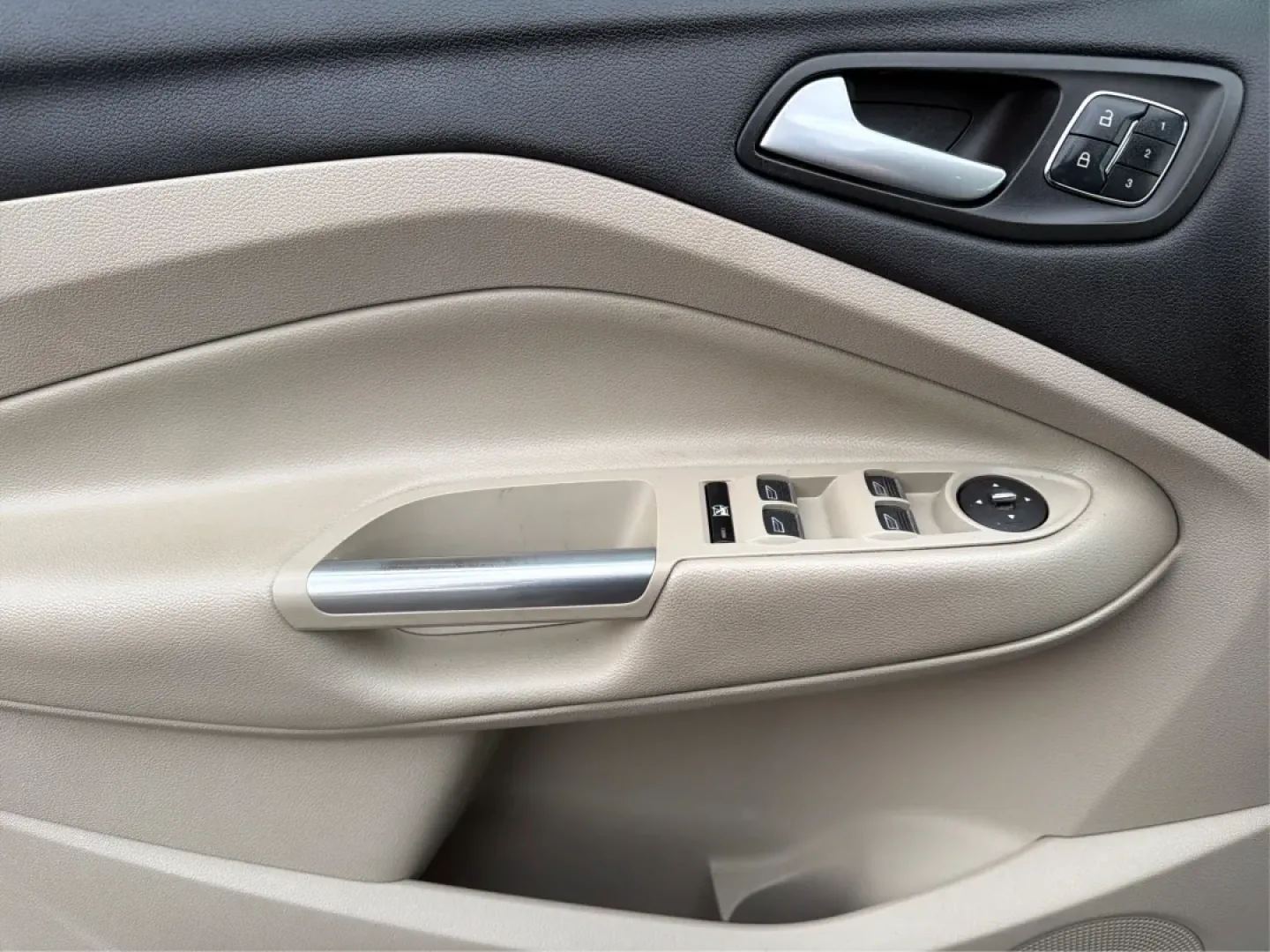 2015 Ford Escape Titanium (1FMCU0J92FU) with an 2.0L L4 DOHC 16V engine, 6-Speed Automatic transmission, located at 880 E. National Road, Vandalia, OH, 45377, (937) 908-9800, 39.891918, -84.183594 - **Adventure Awaits with the 2015 Ford Escape Titanium Your Ideal SUV for Every Journey!**<br /> <br /> Are you looking for the perfect vehicle to accommodate family outings, weekend adventures, or long commutes? The 2015 Ford Escape Titanium, available now at Advantage Car and Credit in Vandalia, O - Photo#19