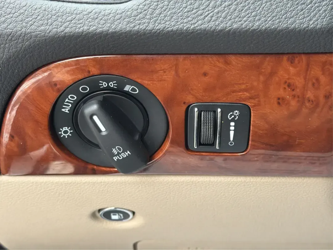 2015 Dodge Durango Citadel (1C4RDHEG2FC) with an 3.6L V6 DOHC 24V engine, 8A transmission, located at 8750 N County Rd 25A, Piqua, OH, 45356, (937) 908-9800, 40.164391, -84.232513 - **Unleash Adventure with the 2015 Dodge Durango Citadel Perfect for Family Road Trips!**<br /> <br /> Are you ready to take your family on unforgettable adventures? The 2015 Dodge Durango Citadel is designed for those who love the open road and the comfort of a spacious SUV. With its sleek Bright W - Photo#17