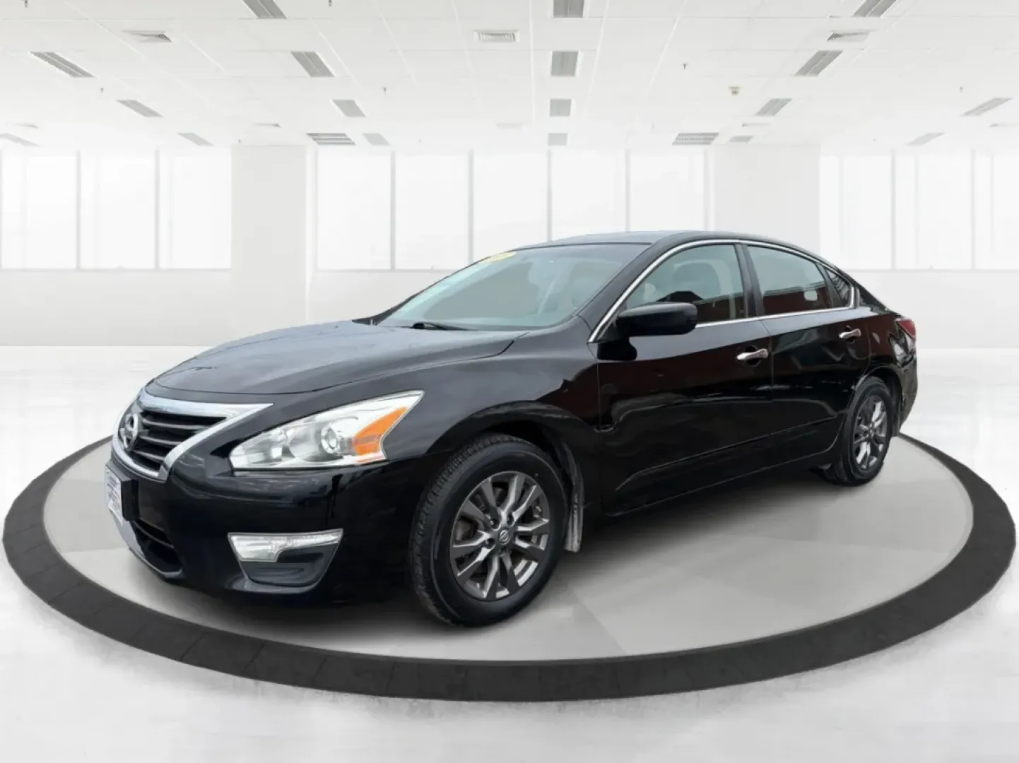 2015 Nissan Altima 2.5 S (1N4AL3AP8FC) with an 2.5L I-4 DOHC engine, located at 1184 Kauffman Ave, Fairborn, OH, 45324, (937) 908-9800, 39.807072, -84.030914 - ### Drive Your Future with Confidence: 2015 Nissan Altima at Advantage Car and Credit - Fairborn<br /> <br /> Are you looking for a reliable sedan that balances comfort, efficiency, and style? Look no further than the 2015 Nissan Altima 2.5 S, a perfect choice for daily commuters, growing families, - Photo#8