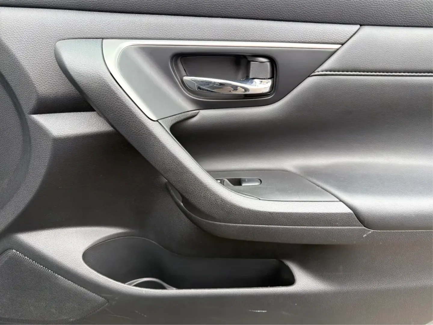 2015 Nissan Altima 2.5 S (1N4AL3AP8FC) with an 2.5L I-4 DOHC engine, located at 1184 Kauffman Ave, Fairborn, OH, 45324, (937) 908-9800, 39.807072, -84.030914 - ### Drive Your Future with Confidence: 2015 Nissan Altima at Advantage Car and Credit - Fairborn<br /> <br /> Are you looking for a reliable sedan that balances comfort, efficiency, and style? Look no further than the 2015 Nissan Altima 2.5 S, a perfect choice for daily commuters, growing families, - Photo#19