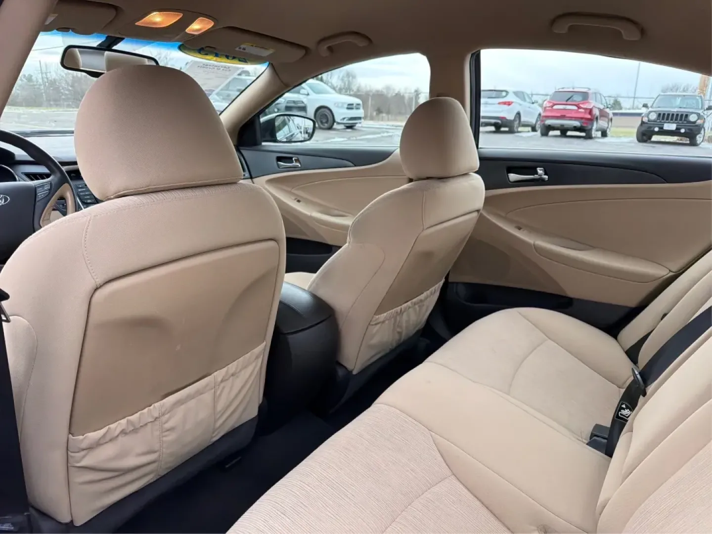 2013 Hyundai Sonata GLS (5NPEB4AC0DH) with an 2.4L I-4 gasoline direct injection engine, located at 1230 East Main St, Xenia, OH, 45385, (937) 908-9800, 39.688026, -83.910172 - **Discover the Perfect Family Sedan: 2013 Hyundai Sonata GLS at Advantage Car and Credit in Xenia, OH!**<br /> <br /> Are you in the market for a reliable and stylish vehicle that accommodates your growing family's needs? Look no further than the sleek 2013 Hyundai Sonata GLS, available now at Advan - Photo#10