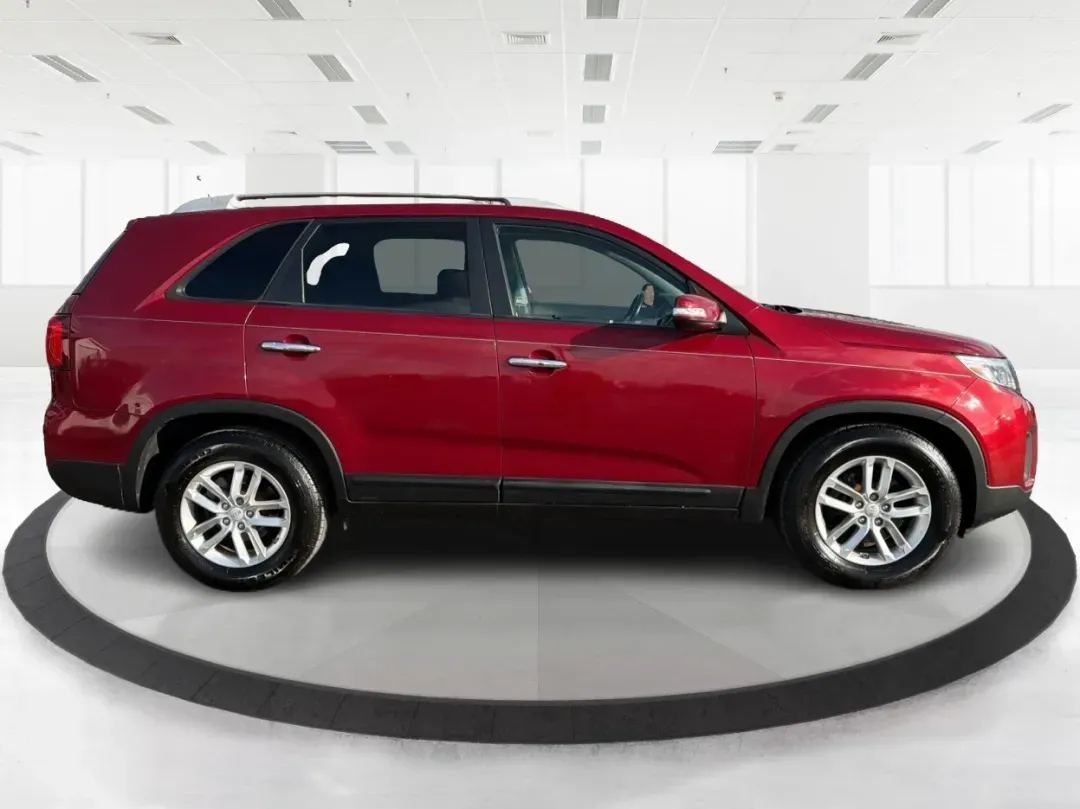 2015 Kia Sorento LX (5XYKT4A61FG) with an 2.4L I-4 gasoline direct injection engine, located at 401 Woodman Dr, Riverside, OH, 45431, (937) 908-9800, 39.760899, -84.123421 - **Experience Adventure with the 2015 Kia Sorento at Advantage Car and Credit - Riverside!**<br /> <br /> Are you ready to elevate your family's weekend getaways or daily commutes? Look no further than this stunning 2015 Kia Sorento LX, available at Advantage Car and Credit in Riverside, OH. This ver - Photo#1