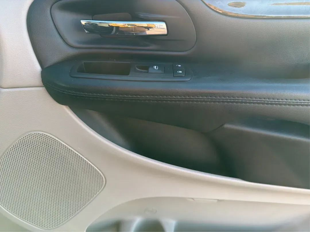 2016 Dodge Grand Caravan American Value Pkg (2C4RDGBG7GR) with an Pentastar 3.6L V-6 DOHC engine, located at 4508 South Dixie Dr, Moraine, OH, 45439, (937) 908-9800, 39.689976, -84.218452 - **Discover the Freedom of Family Adventures with the 2016 Dodge Grand Caravan at Advantage Car and Credit - Moraine!**<br /> <br /> Are you ready to transform your family outings into unforgettable adventures? The 2016 Dodge Grand Caravan is the perfect companion for busy parents, spacious enough to - Photo#19