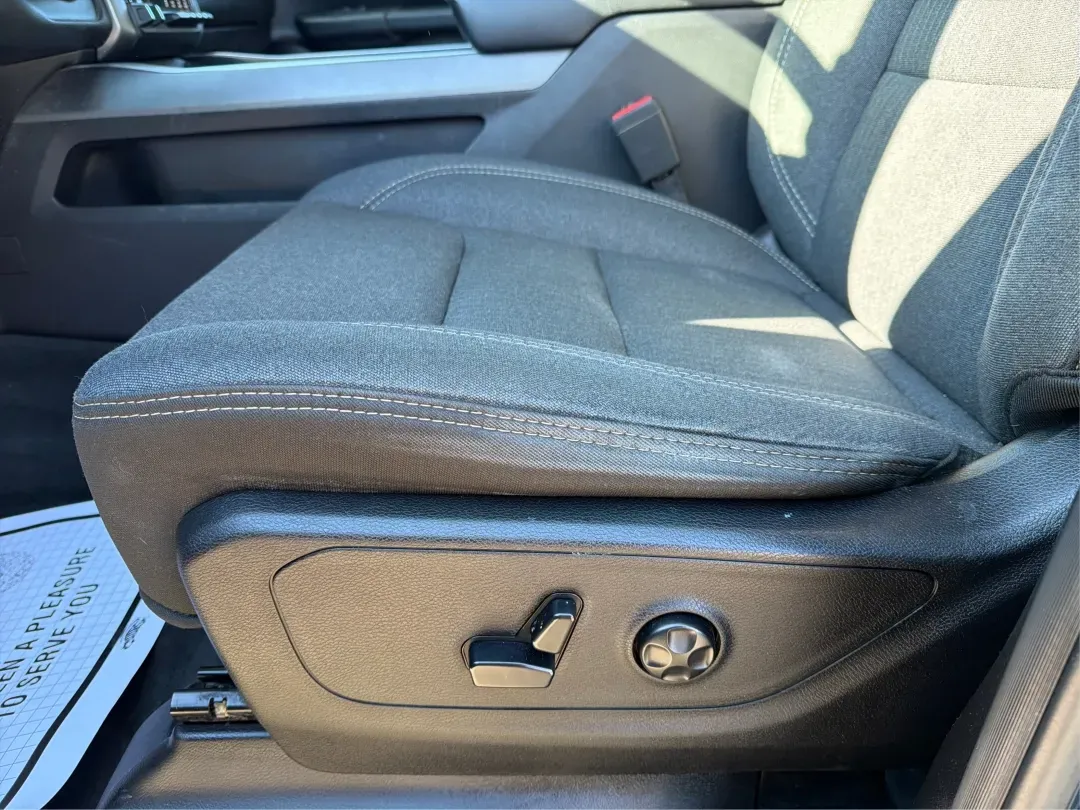 2019 Ram 1500 Big Horn/Lone Star Crew Cab 4x4 5'7 Box (1C6SRFFT2KN) with an Other engine, located at 1951 S Dayton Lakeview Rd., New Carlisle, OH, 45344, (937) 908-9800, 39.890999, -84.050255 - **Experience the Ultimate Adventure with the 2019 Ram 1500 Big Horn/Lone Star Crew Cab 4x4!**<br /> <br /> If you're searching for a truck that seamlessly blends rugged capability with everyday practicality, look no further than the 2019 Ram 1500 Big Horn/Lone Star Crew Cab 4x4, available now at Adv - Photo#17