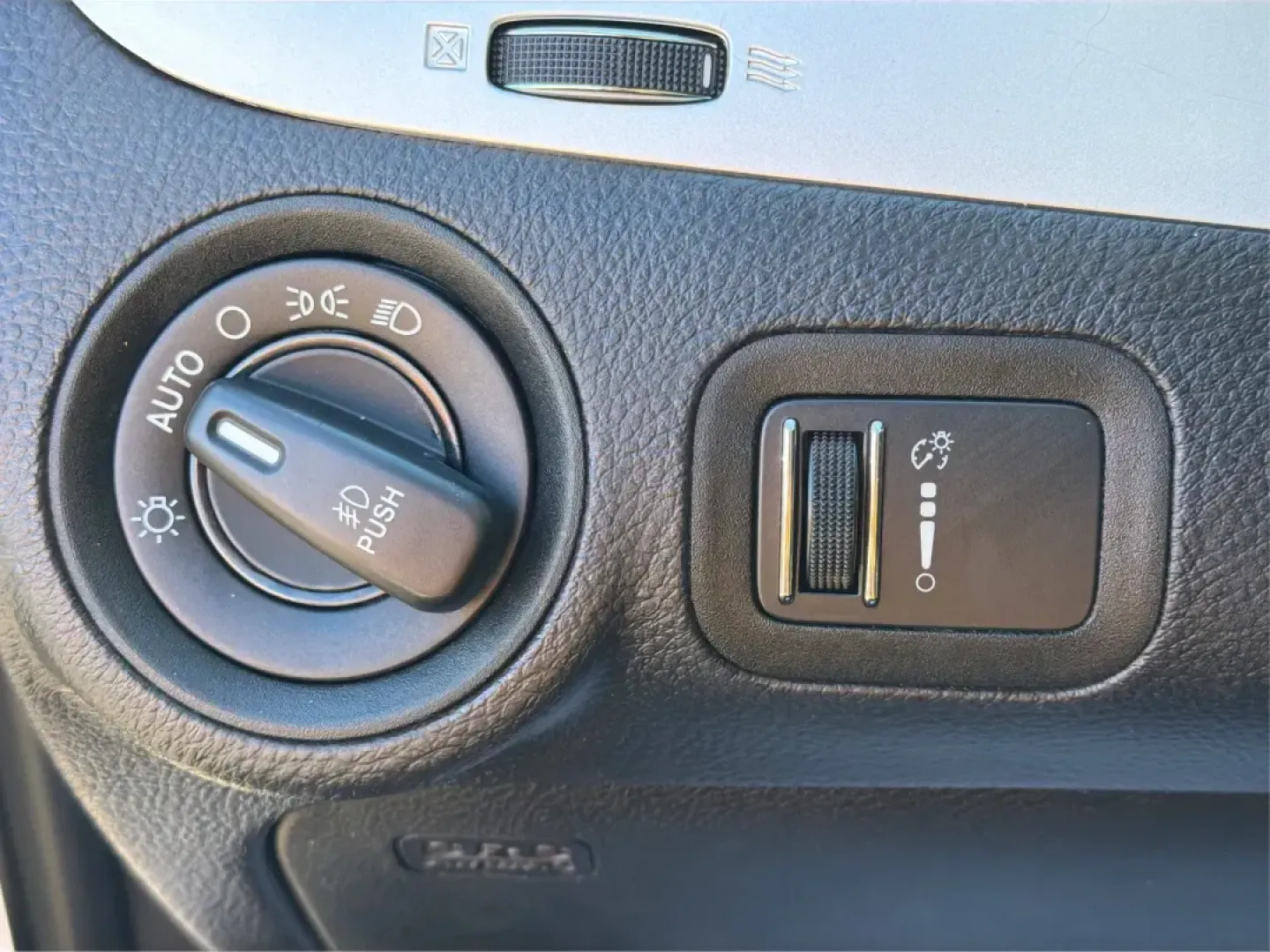 2016 Dodge Journey SXT (3C4PDCBG8GT) with an 3.6L V6 DOHC 24V engine, 4A transmission, located at 401 Woodman Dr, Riverside, OH, 45431, (937) 908-9800, 39.760899, -84.123421 - **Unleash Your Adventurous Spirit with the 2016 Dodge Journey SXT A Perfect SUV for Family Escapades!**<br /> <br /> Are you a growing family looking for the ideal vehicle to accommodate your lifestyle? Or perhaps you need a reliable SUV that excels in both daily commutes and weekend adventures? Lo - Photo#17