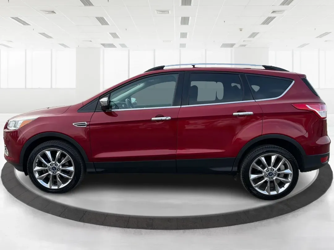 2015 Ford Escape SE (1FMCU0G93FU) with an Other engine, located at 4508 South Dixie Dr, Moraine, OH, 45439, (937) 908-9800, 39.689976, -84.218452 - Are you looking for a vehicle that perfectly balances style, comfort, and functionality for your next family road trip or daily commute? Look no further than this stunning 2015 Ford Escape SE, available now at Advantage Car and Credit in Moraine, OH! This versatile SUV is designed to meet the demand - Photo#5