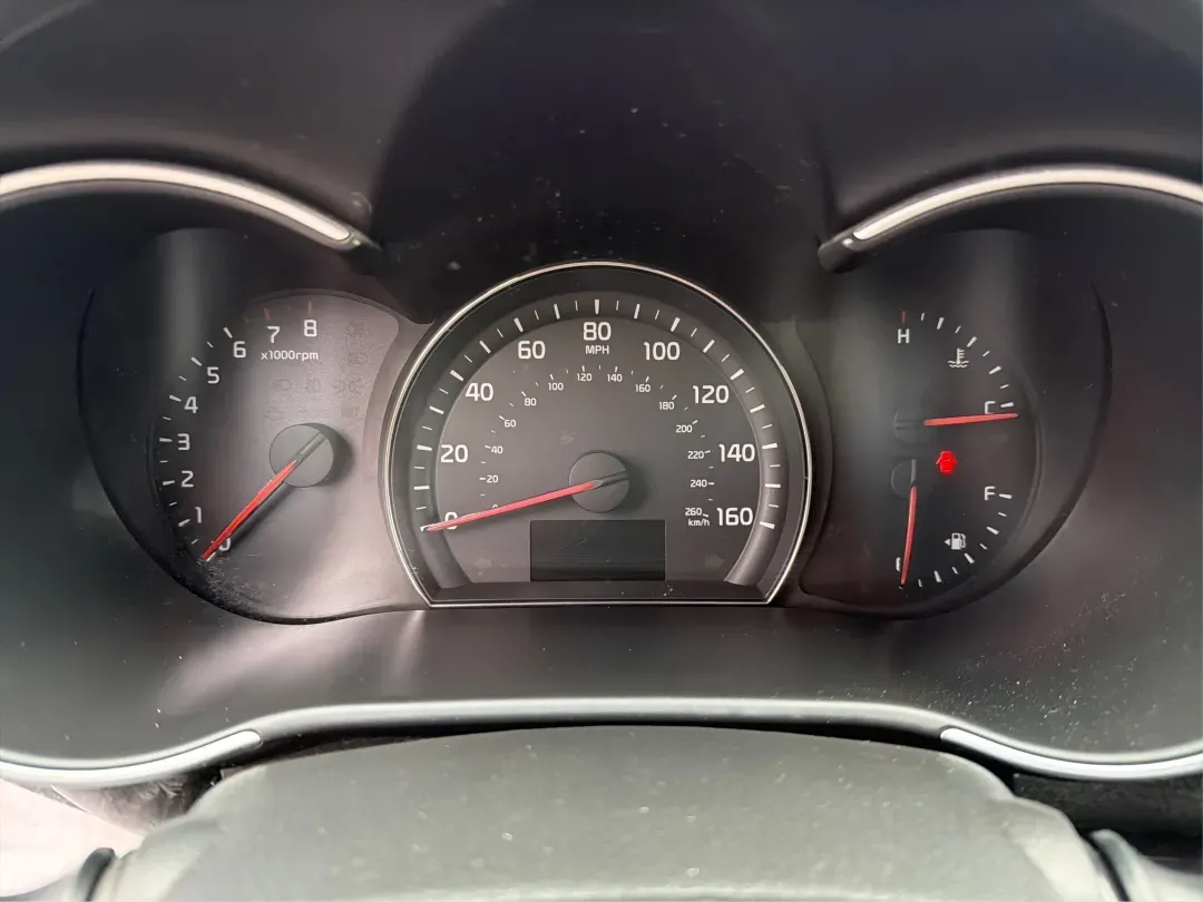 2014 Kia Sorento LX (5XYKTDA63EG) with an 2.4L I-4 gasoline direct injection engine, located at 1184 Kauffman Ave, Fairborn, OH, 45324, (937) 908-9800, 39.807072, -84.030914 - ### Discover Adventure with the 2014 Kia Sorento LX at Advantage Car and Credit<br /> <br /> Are you ready to elevate your family outings, weekend adventures, or daily commutes? The 2014 Kia Sorento LX is the perfect SUV to match your dynamic lifestyle, offering practicality without sacrificing styl - Photo#15