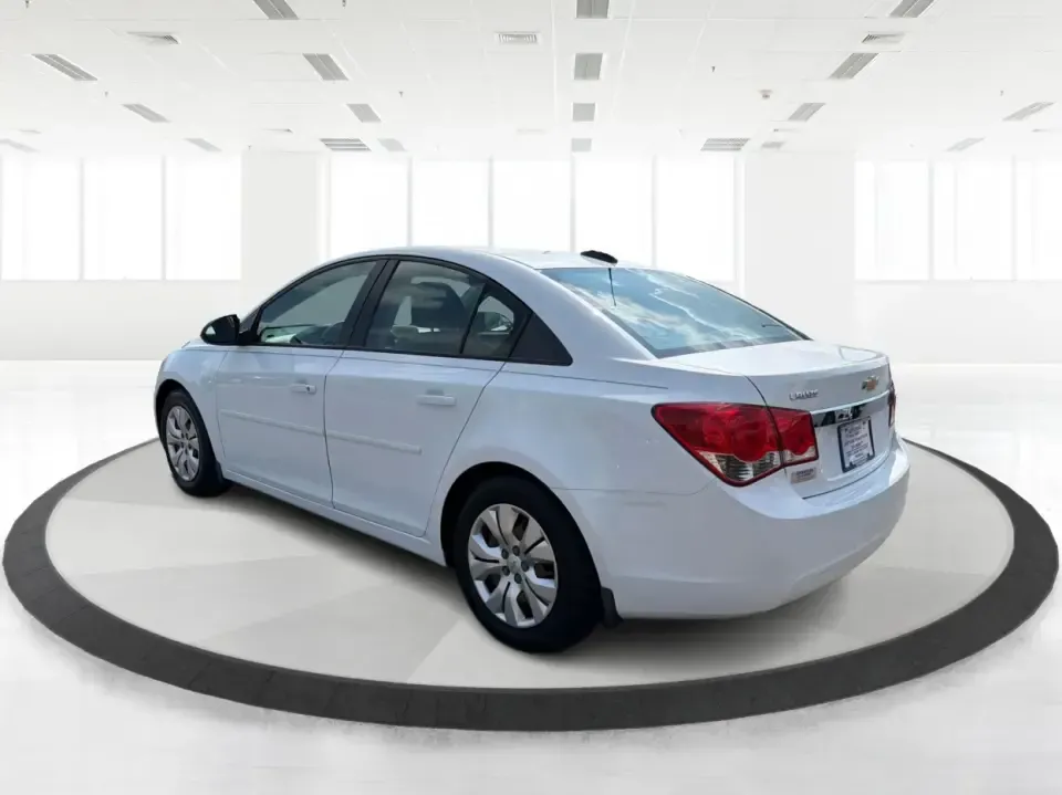 2015 Chevrolet Cruze LS Auto (1G1PA5SH8F7) with an 1.8L L4 DOHC 16V FFV engine, 6-Speed Automatic transmission, located at 1099 N County Rd 25A, Troy, OH, 45373, (937) 908-9800, 40.057079, -84.212883 - Need a smart, budget-friendly commuter that can handle the daily drive from Troy to Dayton, school drop-offs, and the occasional weekend run to The Greene or a day at Troy's Strawberry Festival? This 2015 Chevrolet Cruze LS Auto is built for real life-easy to park downtown near the Square, efficient- Photo#4