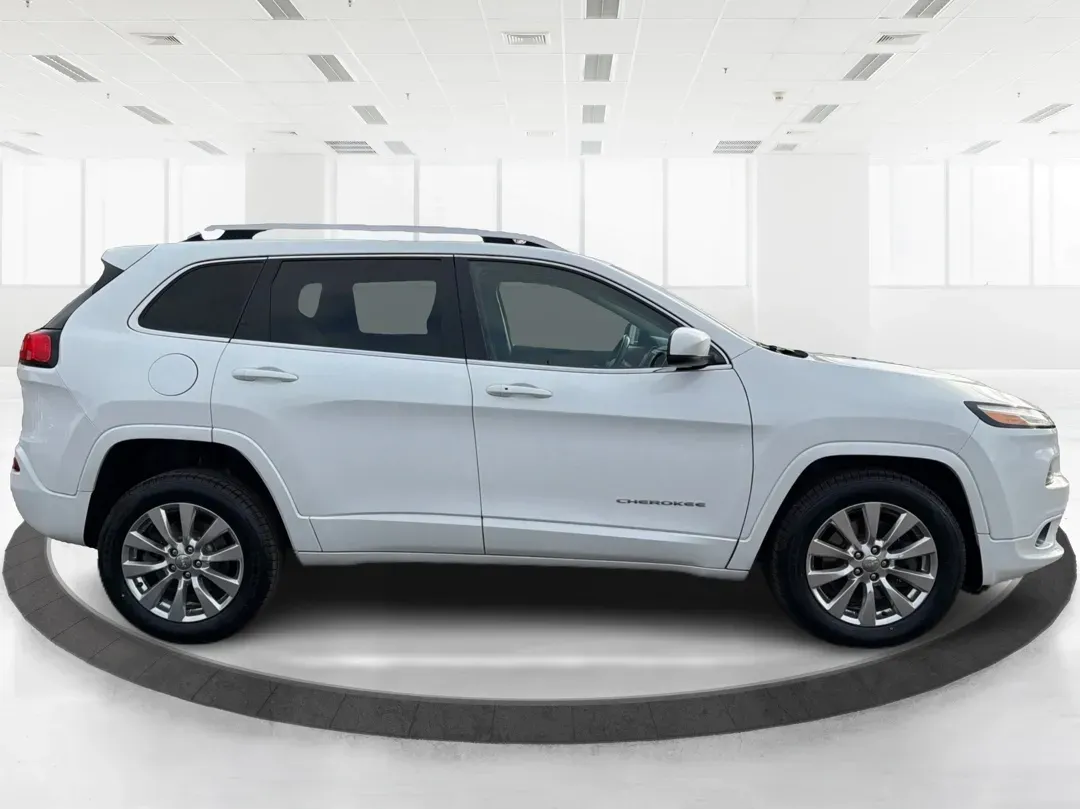 2017 Jeep Cherokee Overland 4x4 (1C4PJMJS9HW) with an Pentastar 3.2L V-6 DOHC engine, located at 8750 N County Rd 25A, Piqua, OH, 45356, (937) 908-9800, 40.164391, -84.232513 - Looking for the perfect vehicle to elevate your family adventures or make daily commutes a breeze? Look no further than this stunning 2017 Jeep Cherokee Overland 4x4, available now at Advantage Car and Credit Piqua. With the versatile blend of a comfortable sport utility design and advanced feature - Photo#1