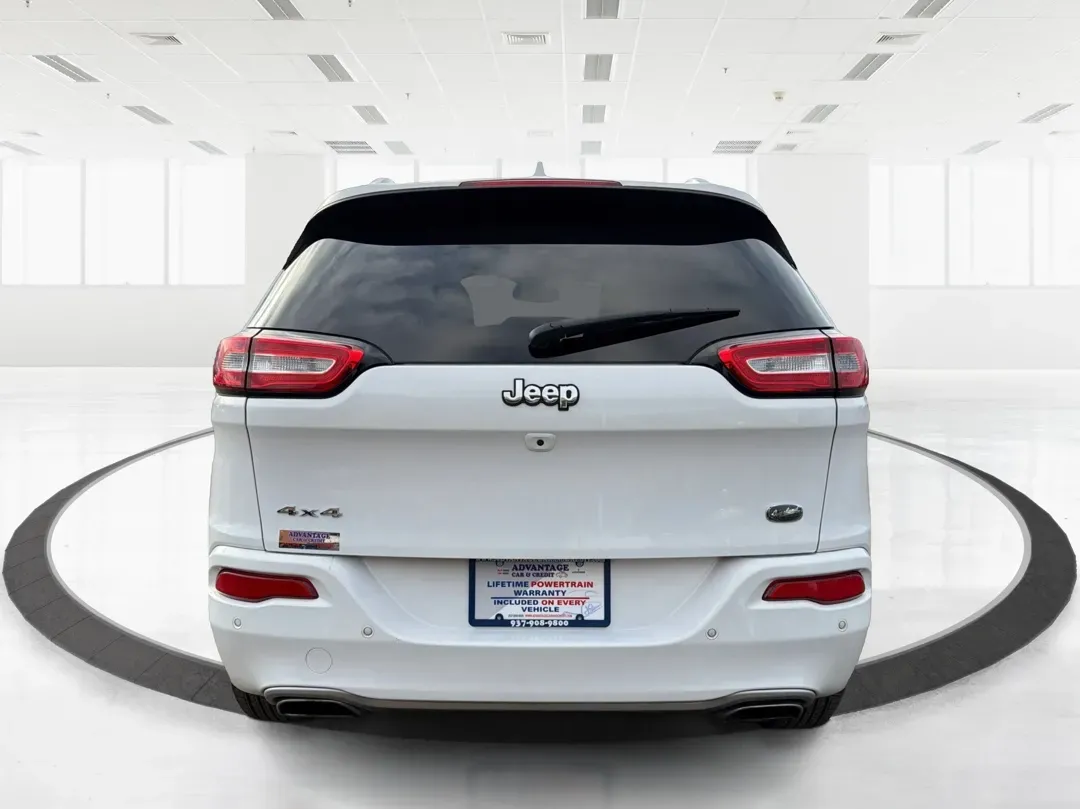 2017 Jeep Cherokee Overland 4x4 (1C4PJMJS9HW) with an Pentastar 3.2L V-6 DOHC engine, located at 8750 N County Rd 25A, Piqua, OH, 45356, (937) 908-9800, 40.164391, -84.232513 - Looking for the perfect vehicle to elevate your family adventures or make daily commutes a breeze? Look no further than this stunning 2017 Jeep Cherokee Overland 4x4, available now at Advantage Car and Credit Piqua. With the versatile blend of a comfortable sport utility design and advanced feature - Photo#3