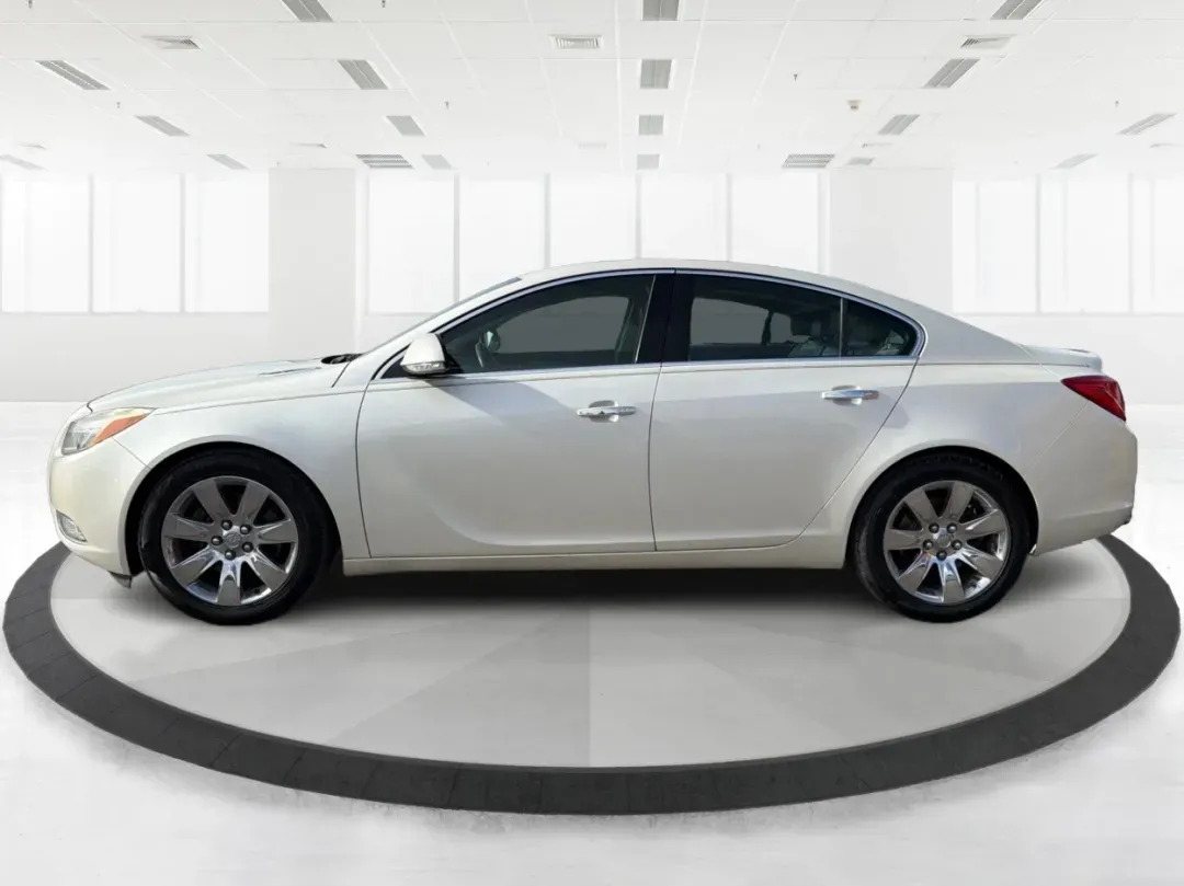 2013 Buick Regal Turbo - Premium 1 (2G4GS5EV4D9) with an ECOTEC 2L I-4 gasoline direct injection engine, located at 1184 Kauffman Ave, Fairborn, OH, 45324, (937) 908-9800, 39.807072, -84.030914 - **Discover the Perfect Blend of Comfort and Performance with the 2013 Buick Regal Turbo Premium 1!**<br /> <br /> Are you in the market for a vehicle that combines luxury, performance, and practicality? Look no further than the stunning 2013 Buick Regal Turbo Premium 1, available now at Advantage Ca - Photo#5