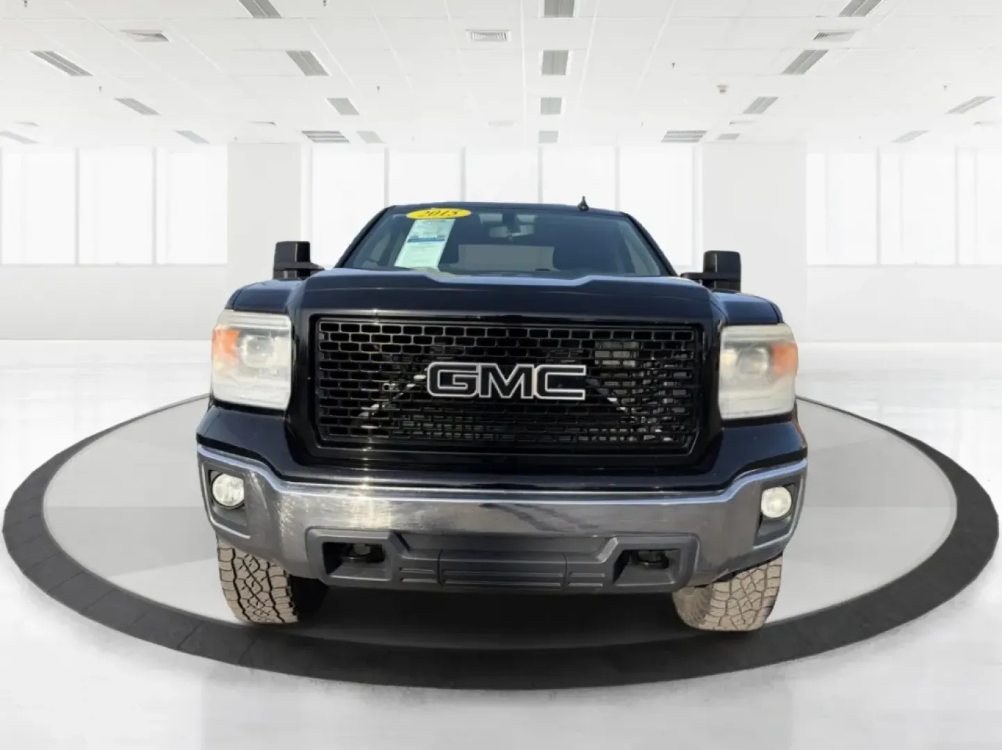 2015 GMC Sierra 1500 SLE (1GTV2UEC8FZ) with an EcoTec3 4.3L V-6 gasoline direct injection engine, located at 401 Woodman Dr, Riverside, OH, 45431, (937) 908-9800, 39.760899, -84.123421 - **Experience Adventure with the 2015 GMC Sierra 1500 at Advantage Car and Credit - Riverside!**<br /> <br /> Are you ready to take your lifestyle to the next level? Whether you're hauling gear for weekend adventures, commuting through Riverside's bustling streets, or navigating through family road t - Photo#7
