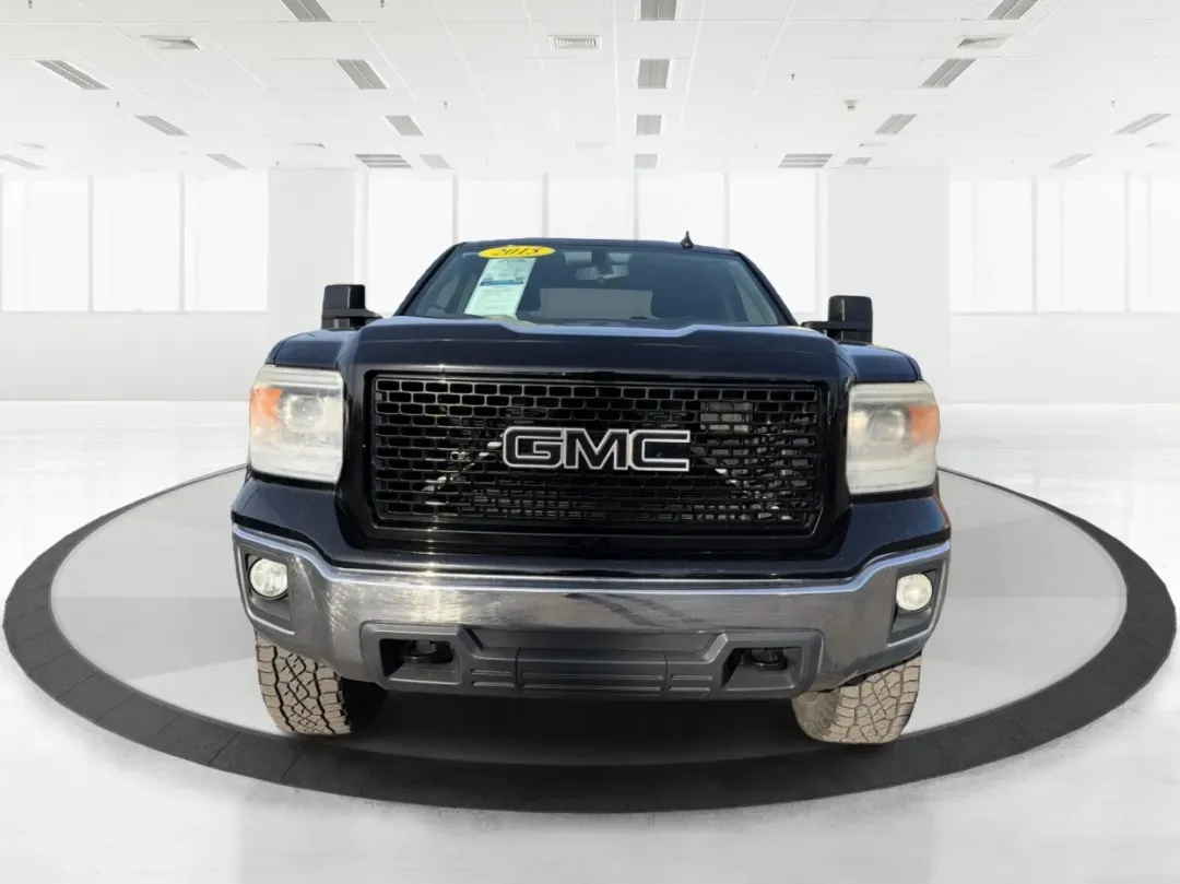 2015 GMC Sierra 1500 SLE (1GTV2UEC8FZ) with an EcoTec3 4.3L V-6 gasoline direct injection engine, located at 401 Woodman Dr, Riverside, OH, 45431, (937) 908-9800, 39.760899, -84.123421 - **Experience Adventure with the 2015 GMC Sierra 1500 at Advantage Car and Credit - Riverside!**<br /> <br /> Are you ready to take your lifestyle to the next level? Whether you're hauling gear for weekend adventures, commuting through Riverside's bustling streets, or navigating through family road t - Photo#7