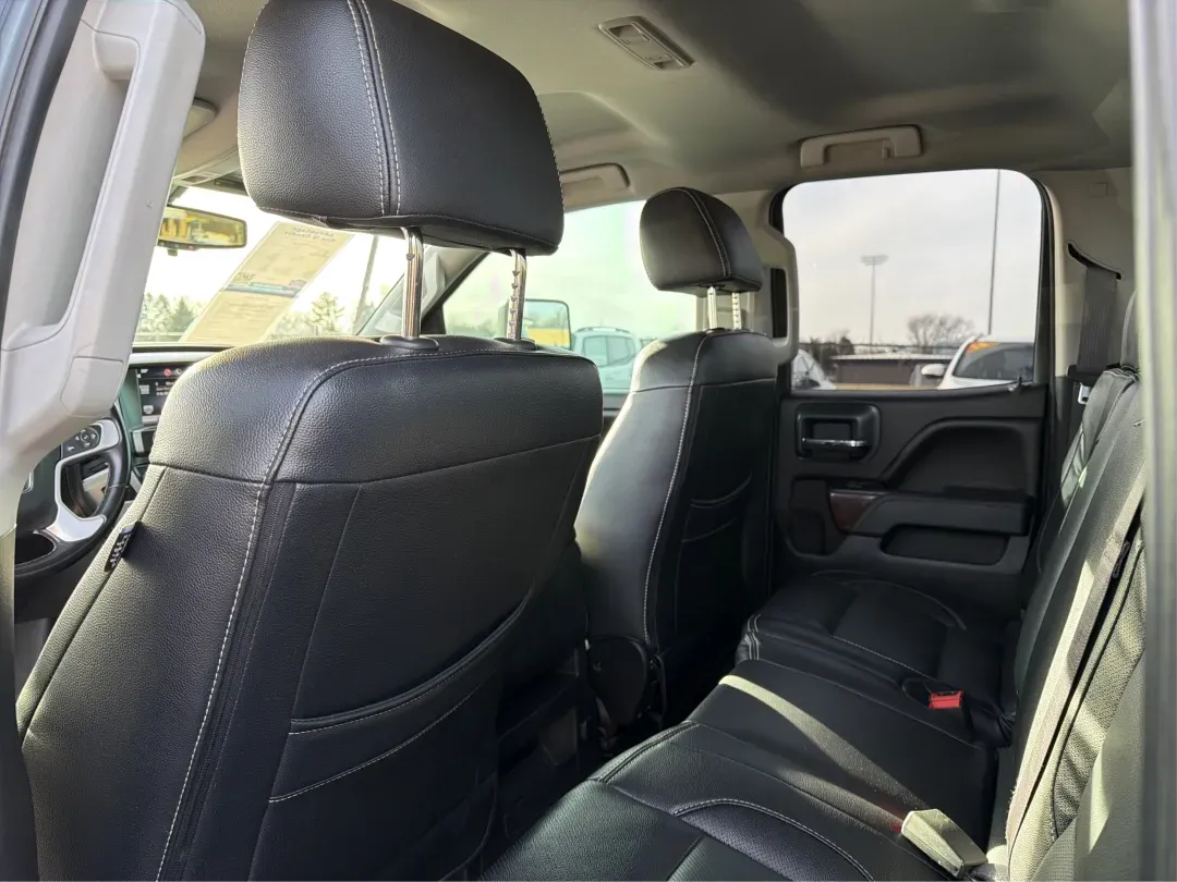 2015 GMC Sierra 1500 SLE (1GTV2UEC8FZ) with an EcoTec3 4.3L V-6 gasoline direct injection engine, located at 401 Woodman Dr, Riverside, OH, 45431, (937) 908-9800, 39.760899, -84.123421 - **Experience Adventure with the 2015 GMC Sierra 1500 at Advantage Car and Credit - Riverside!**<br /> <br /> Are you ready to take your lifestyle to the next level? Whether you're hauling gear for weekend adventures, commuting through Riverside's bustling streets, or navigating through family road t - Photo#10