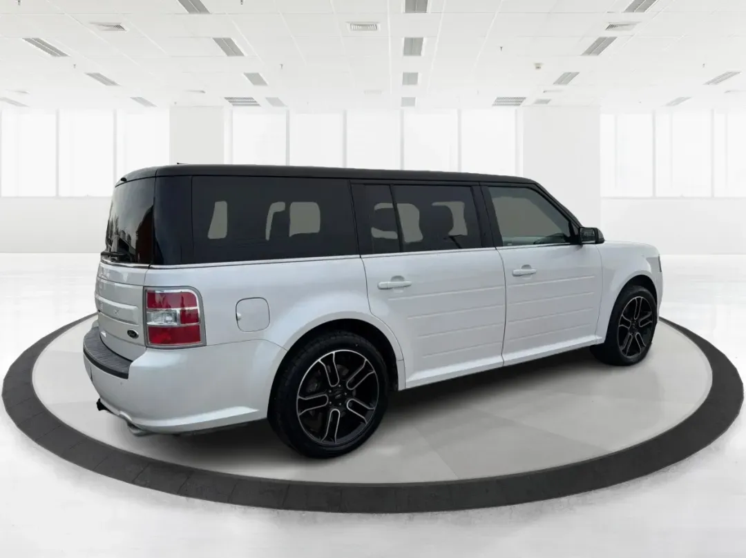 2014 Ford Flex SEL (2FMGK5C83EB) with an 3.5L V-6 DOHC engine, located at 401 Woodman Dr, Riverside, OH, 45431, (937) 908-9800, 39.760899, -84.123421 - **Explore the Open Road with Confidence: 2014 Ford Flex SEL at Advantage Car and Credit**<br /> <br /> Are you searching for the perfect vehicle to accommodate your active lifestyle? Look no further! The 2014 Ford Flex SEL is not just a car; it's a gateway to unforgettable family road trips, weekend - Photo#2