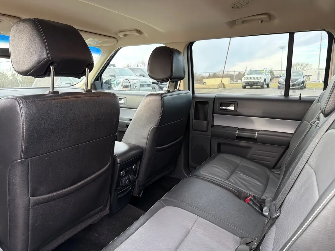 2014 Ford Flex SEL (2FMGK5C83EB) with an 3.5L V-6 DOHC engine, located at 401 Woodman Dr, Riverside, OH, 45431, (937) 908-9800, 39.760899, -84.123421 - **Explore the Open Road with Confidence: 2014 Ford Flex SEL at Advantage Car and Credit**<br /> <br /> Are you searching for the perfect vehicle to accommodate your active lifestyle? Look no further! The 2014 Ford Flex SEL is not just a car; it's a gateway to unforgettable family road trips, weekend - Photo#10