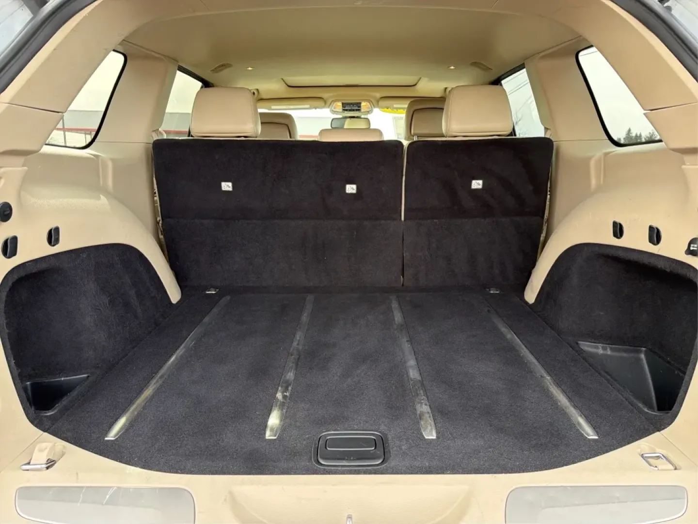 2016 Jeep Grand Cherokee Limited (1C4RJFBG8GC) with an Other engine, located at 8750 N County Rd 25A, Piqua, OH, 45356, (937) 908-9800, 40.164391, -84.232513 - Discover the ultimate blend of luxury and capability with this stunning 2016 Jeep Grand Cherokee Limited, now available at Advantage Car and Credit - Piqua! Perfect for those who crave adventure while needing a reliable vehicle for daily commuting or weekend family outings, this SUV is designed to e - Photo#12