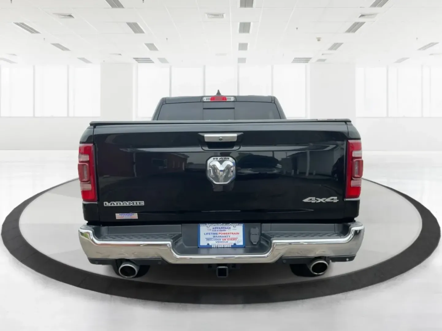 2019 Ram 1500 Laramie Crew Cab SWB 4WD (1C6SRFJT5KN) with an 5.7L V8 OHV 16V engine, 8-Speed Automatic transmission, located at 1951 S Dayton Lakeview Rd., New Carlisle, OH, 45344, (937) 908-9800, 39.890999, -84.050255 - **Unleash Your Adventures with the 2019 Ram 1500 Laramie Crew Cab Perfect for Work and Play!**<br /> <br /> Are you ready to elevate your daily driving experience? Look no further than this stunning 2019 Ram 1500 Laramie Crew Cab, a vehicle designed to enhance your lifestyle whether you're commutin - Photo#3