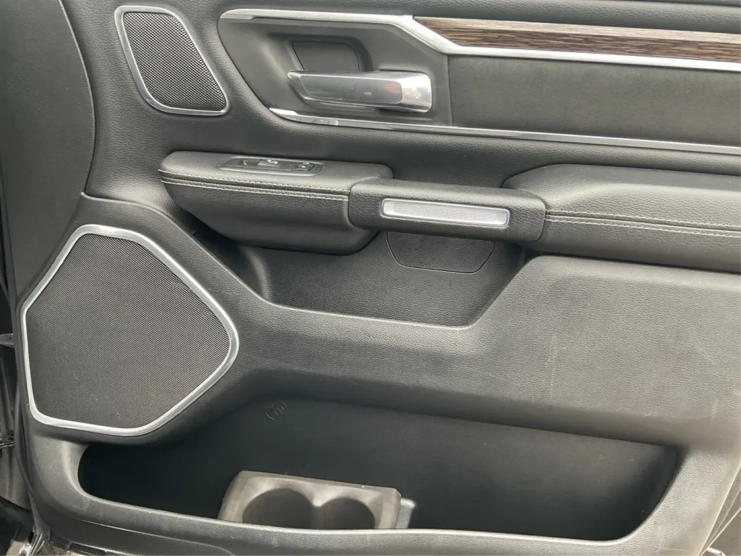 2019 Ram 1500 Laramie Crew Cab SWB 4WD (1C6SRFJT5KN) with an 5.7L V8 OHV 16V engine, 8-Speed Automatic transmission, located at 1951 S Dayton Lakeview Rd., New Carlisle, OH, 45344, (937) 908-9800, 39.890999, -84.050255 - **Unleash Your Adventures with the 2019 Ram 1500 Laramie Crew Cab Perfect for Work and Play!**<br /> <br /> Are you ready to elevate your daily driving experience? Look no further than this stunning 2019 Ram 1500 Laramie Crew Cab, a vehicle designed to enhance your lifestyle whether you're commutin - Photo#18