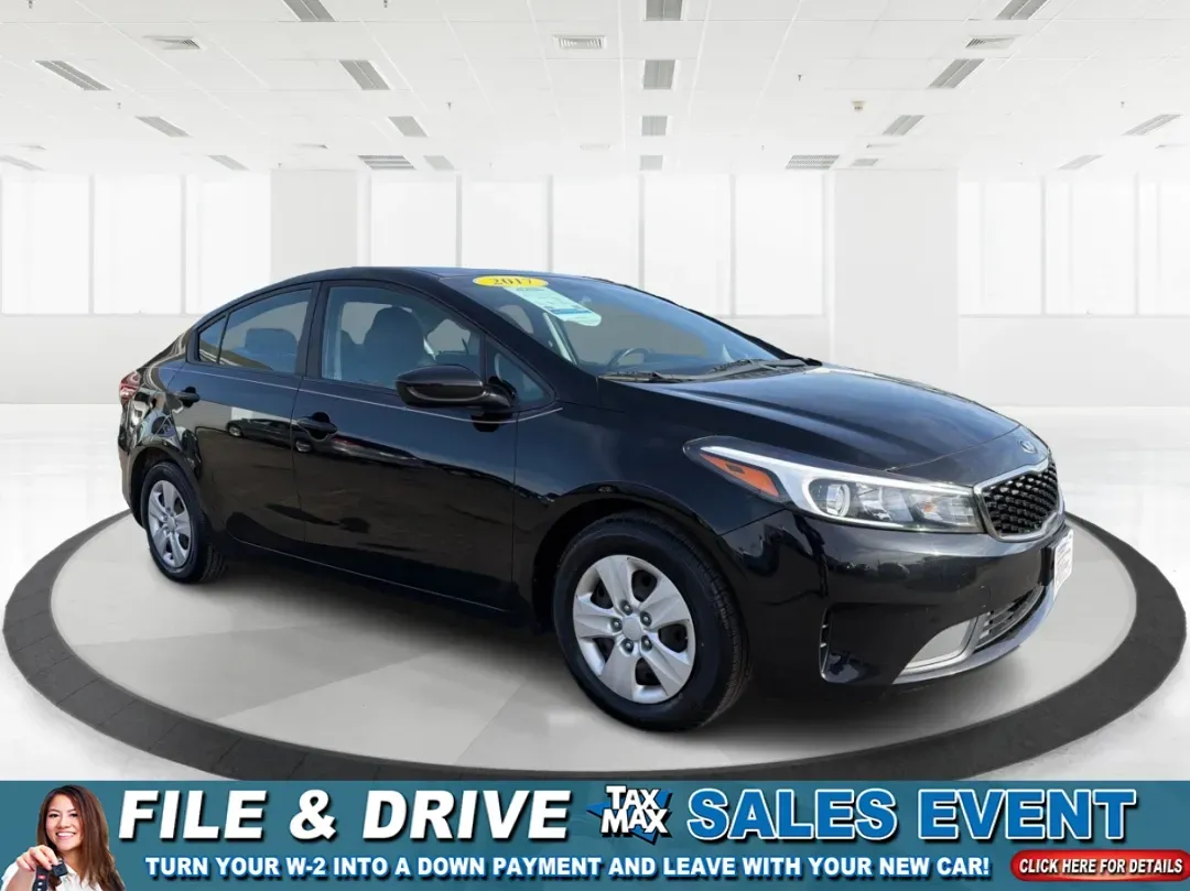 2017 Kia Forte LX (3KPFK4A79HE) with an 2L I-4 DOHC engine, located at 1184 Kauffman Ave, Fairborn, OH, 45324, (937) 908-9800, 39.807072, -84.030914 - Looking for an affordable and reliable vehicle that fits seamlessly into your everyday life? Look no further than the 2017 Kia Forte LX, available now at Advantage Car and Credit in Fairborn, OH. Whether you're commuting to work, shuttling the kids around, or heading out for weekend adventures, this - Photo#0