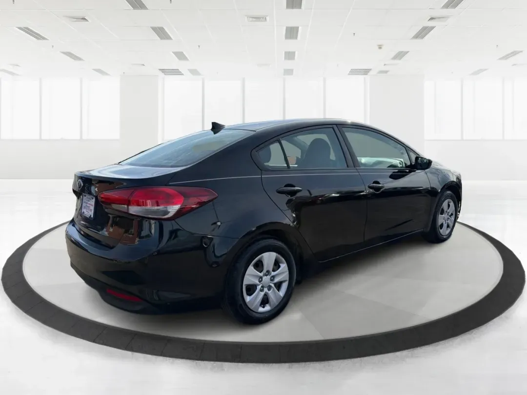 2017 Kia Forte LX (3KPFK4A79HE) with an 2L I-4 DOHC engine, located at 1184 Kauffman Ave, Fairborn, OH, 45324, (937) 908-9800, 39.807072, -84.030914 - Looking for an affordable and reliable vehicle that fits seamlessly into your everyday life? Look no further than the 2017 Kia Forte LX, available now at Advantage Car and Credit in Fairborn, OH. Whether you're commuting to work, shuttling the kids around, or heading out for weekend adventures, this - Photo#2