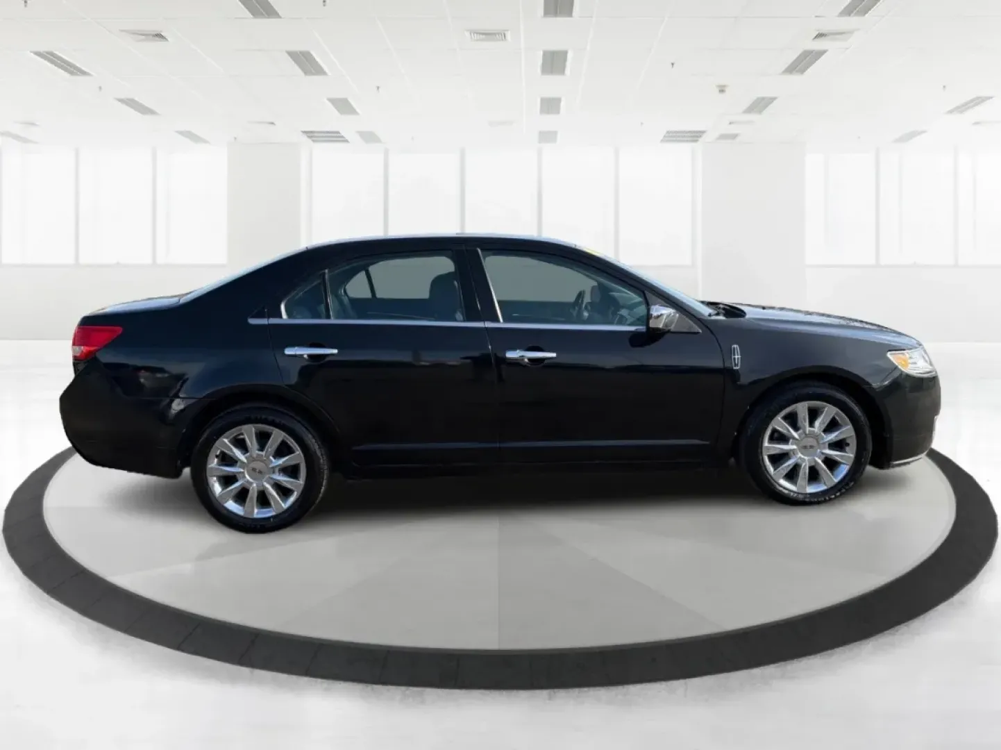 2011 Lincoln MKZ Base (3LNHL2GC5BR) with an 3.5L V6 DOHC 24V engine, 6-Speed Automatic transmission, located at 401 Woodman Dr, Riverside, OH, 45431, (937) 908-9800, 39.760899, -84.123421 - **Elevate Your Commute with the 2011 Lincoln MKZ at Advantage Car and Credit - Riverside!**<br /> <br /> Ready to transform your daily drive into a luxurious experience? The 2011 Lincoln MKZ is the perfect vehicle for those seeking comfort without compromising on style. With its sleek black exterior - Photo#1