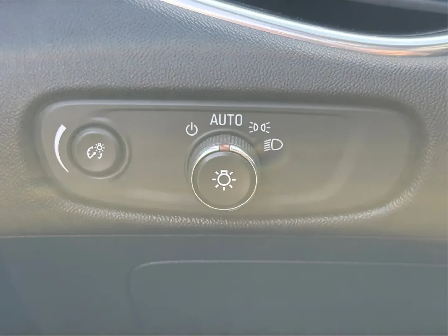 2016 Chevrolet Malibu 1LT (1G1ZE5ST3GF) with an ECOTEC 1.5L I-4 gasoline direct injection engine, located at 401 Woodman Dr, Riverside, OH, 45431, (937) 908-9800, 39.760899, -84.123421 - Discover the perfect blend of style, comfort, and reliability with this stunning 2016 Chevrolet Malibu 1LT, an ideal choice for budget-conscious buyers and families looking for a dependable daily driver. With its roomy interior and impressive fuel efficiency, this sedan not only excels at getting yo - Photo#17