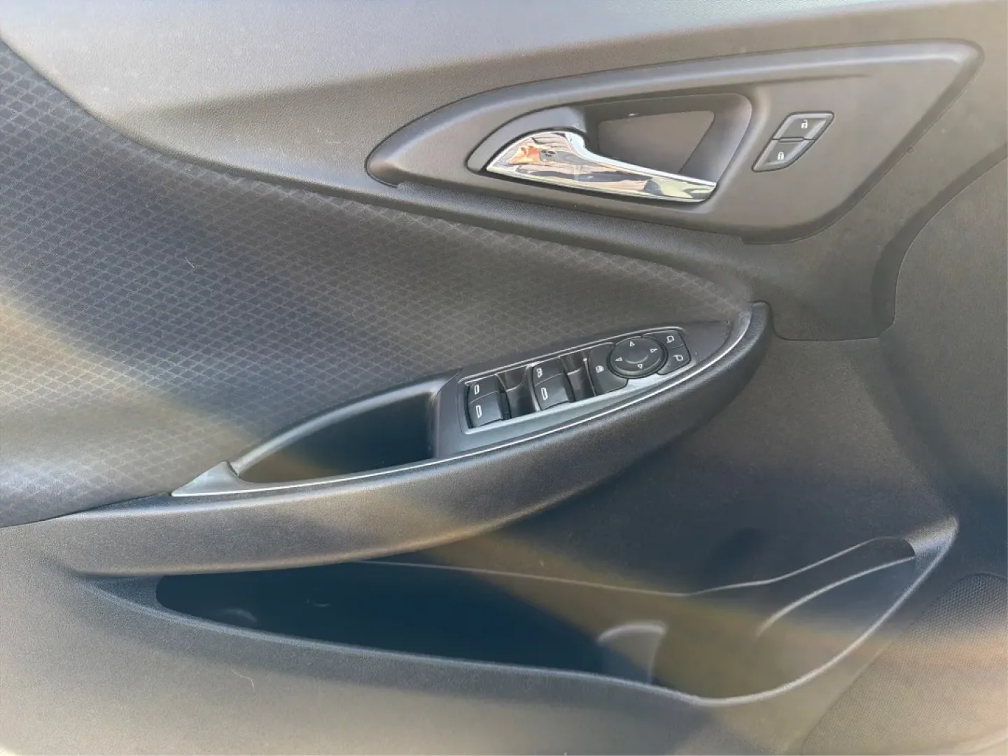 2016 Chevrolet Malibu 1LT (1G1ZE5ST3GF) with an ECOTEC 1.5L I-4 gasoline direct injection engine, located at 401 Woodman Dr, Riverside, OH, 45431, (937) 908-9800, 39.760899, -84.123421 - Discover the perfect blend of style, comfort, and reliability with this stunning 2016 Chevrolet Malibu 1LT, an ideal choice for budget-conscious buyers and families looking for a dependable daily driver. With its roomy interior and impressive fuel efficiency, this sedan not only excels at getting yo - Photo#19