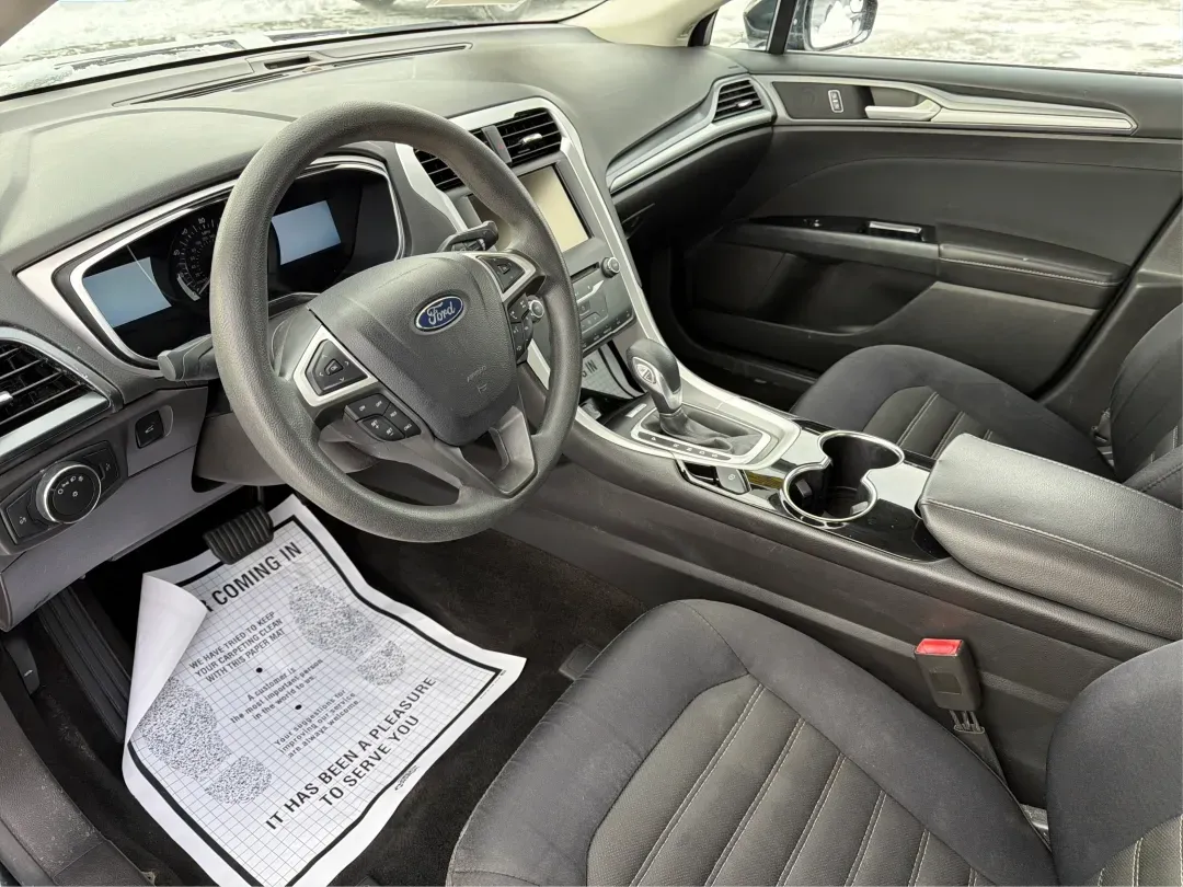 2015 Ford Fusion SE (3FA6P0H78FR) with an Other engine, located at 4508 South Dixie Dr, Moraine, OH, 45439, (937) 908-9800, 39.689976, -84.218452 - Discover the perfect blend of style, comfort, and reliability with this stunning 2015 Ford Fusion SE, available now at Advantage Car and Credit in Moraine, OH! Whether you're commuting to work, shuttling kids to school, or embarking on weekend adventures, this sleek sedan is designed to fit seamless - Photo#9