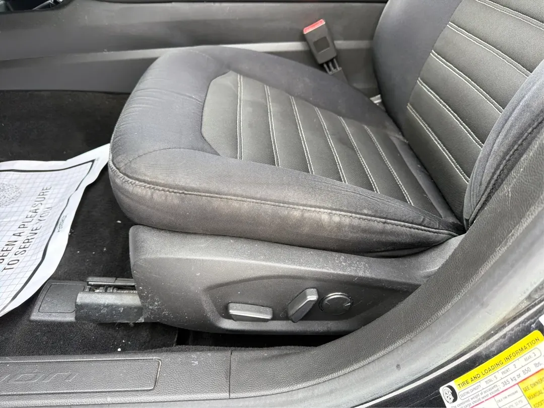 2015 Ford Fusion SE (3FA6P0H78FR) with an Other engine, located at 4508 South Dixie Dr, Moraine, OH, 45439, (937) 908-9800, 39.689976, -84.218452 - Discover the perfect blend of style, comfort, and reliability with this stunning 2015 Ford Fusion SE, available now at Advantage Car and Credit in Moraine, OH! Whether you're commuting to work, shuttling kids to school, or embarking on weekend adventures, this sleek sedan is designed to fit seamless - Photo#17